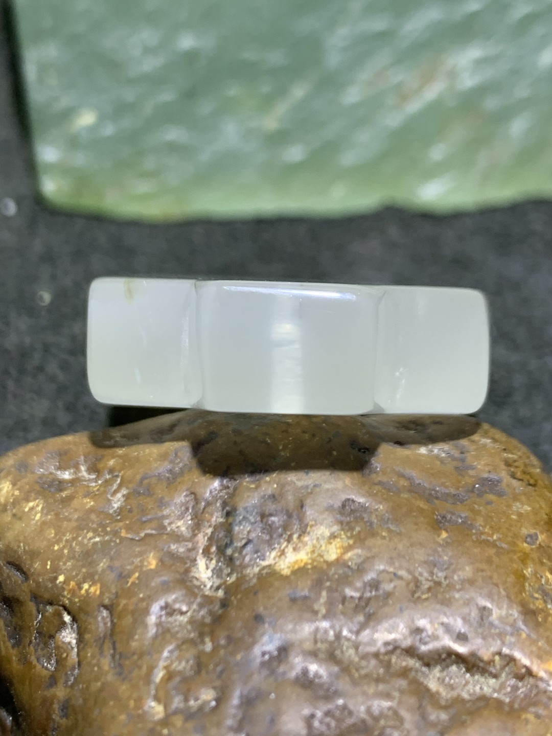 精美高玉化冰透海洋玉古钱币形吊坠一个！