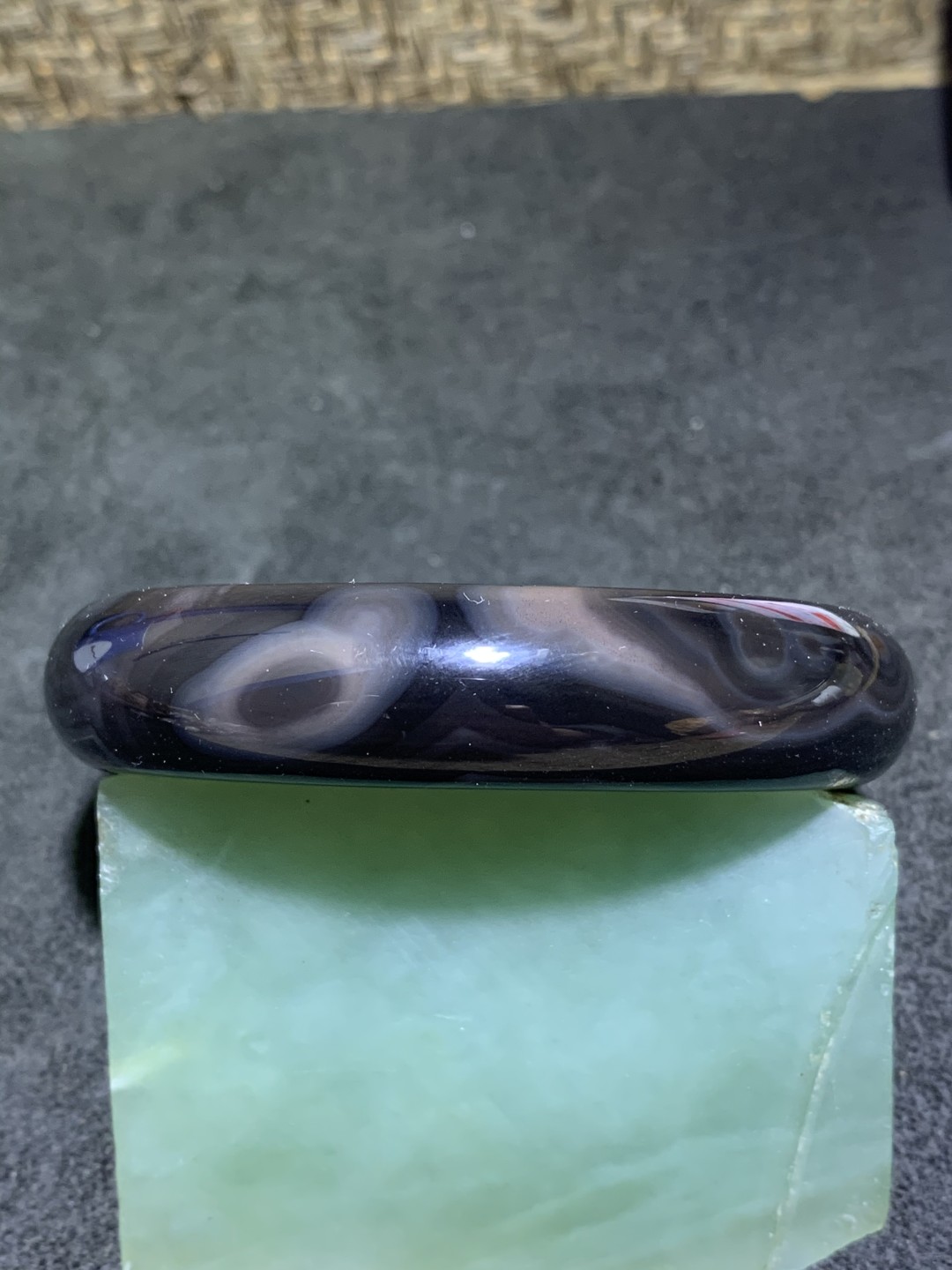 精品天然天眼药师玛瑙手镯一只，