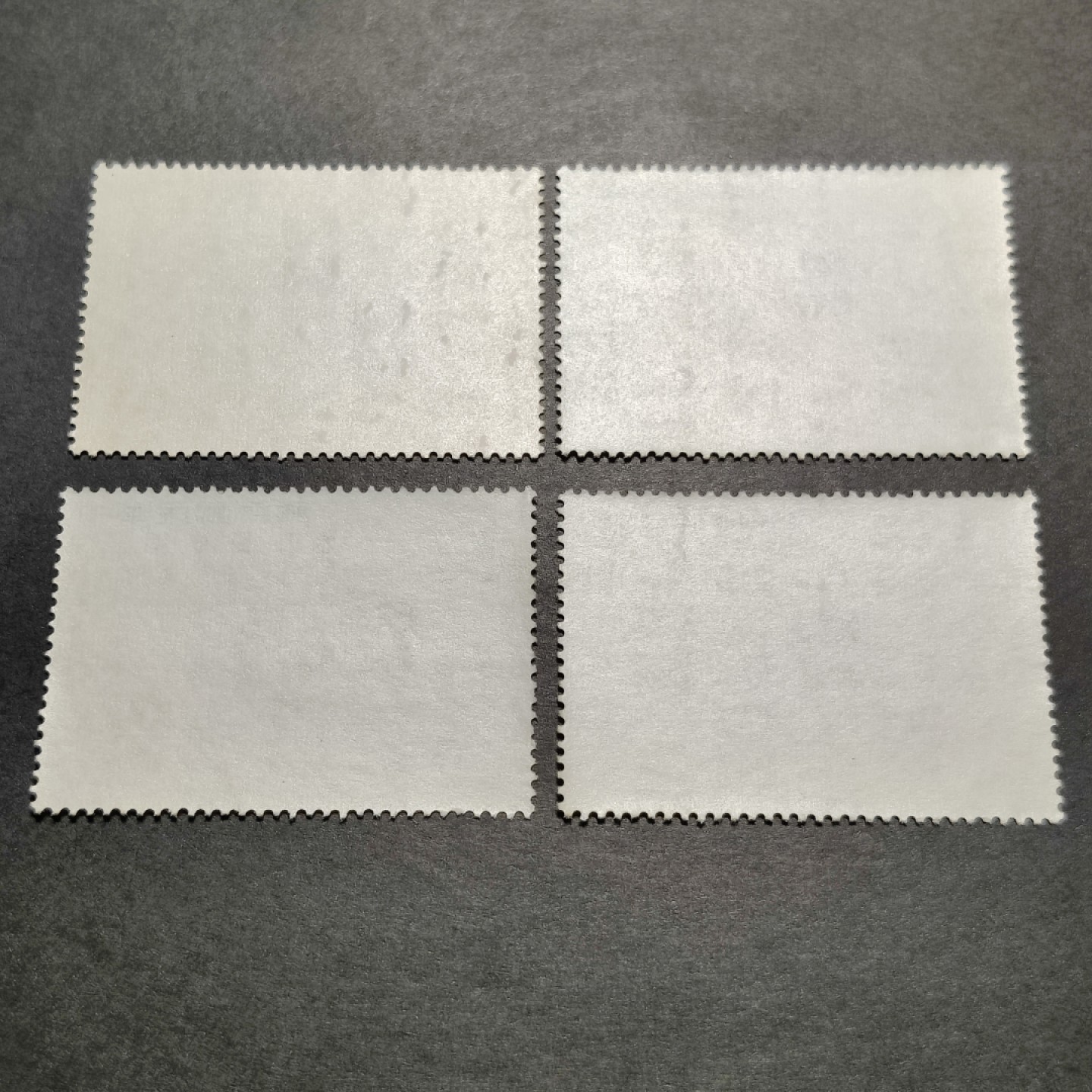 洪涛臻品批发群  精选邮票限时拍卖第一百期 扇面古画(参考图2)  4全 面艳背白，原胶润亮全品！ 