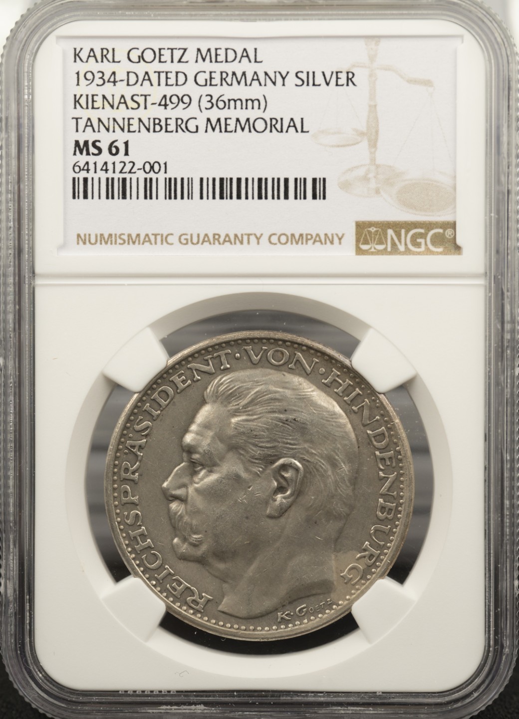 万国钱币拍卖第002期（全场免佣金） 1934年德国卡尔哥茨设计兴登堡下葬东线坦能堡纪念银章，坦能堡兴登堡陵园在1945年苏联红军攻入前被OT部队炸毁，总统棺椁也被运送回柏林，只剩下章牌可以缅怀。