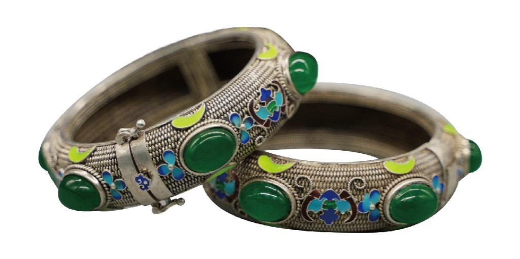 聚宝轩2022秋拍 银镶嵌珐琅翡翠手镯一对