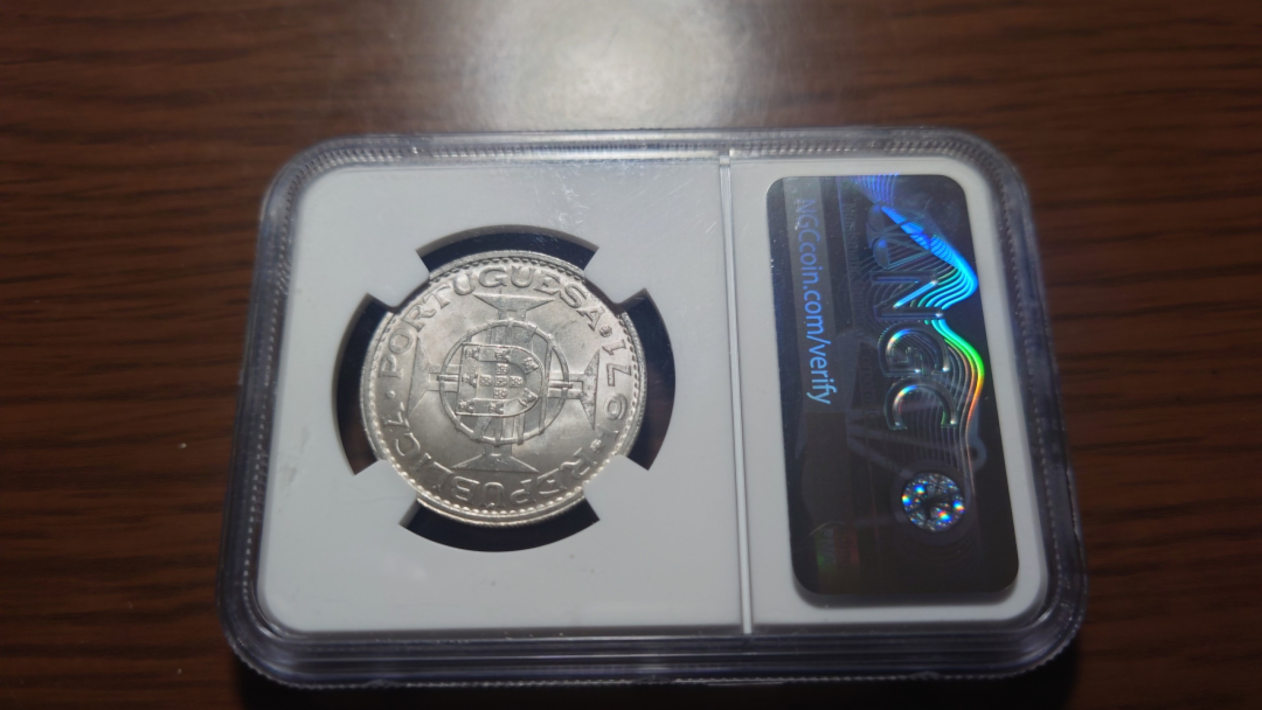 今晚八点半【世界钱币收藏】精选微拍第51期暨2022年第八期 港澳纸币 1971年澳门5元 银元 NGC66高分 