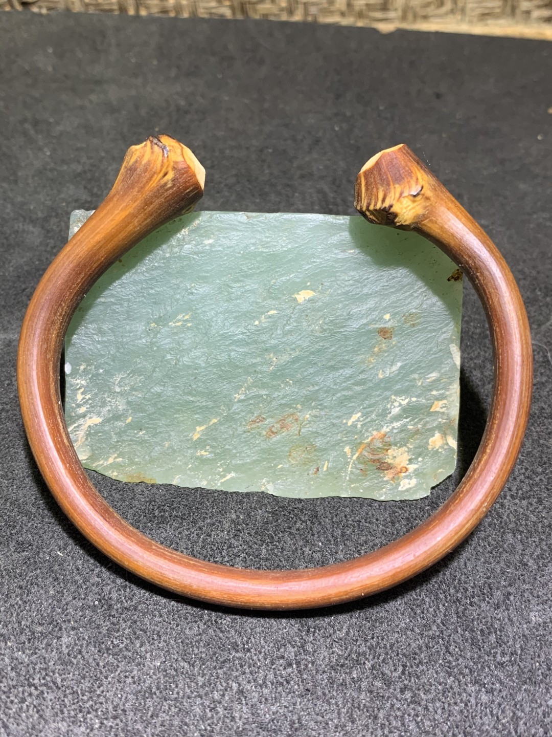 精品无节金刚藤手镯一条，