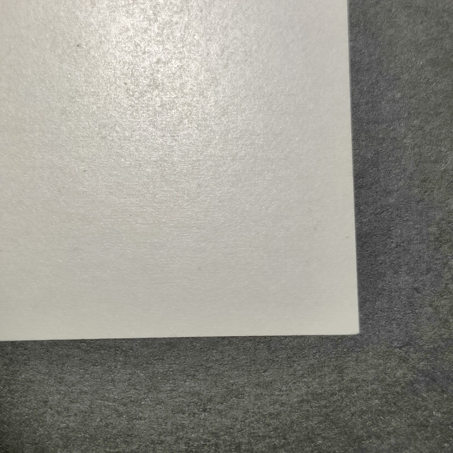 洪涛臻品批发群  精选邮票限时拍卖第一百零二期 经典名票！骏马图小全张（参考图2） 右上马屁股上有1个胶状纸质点-图2/3，,原胶雪白, 润亮全品！