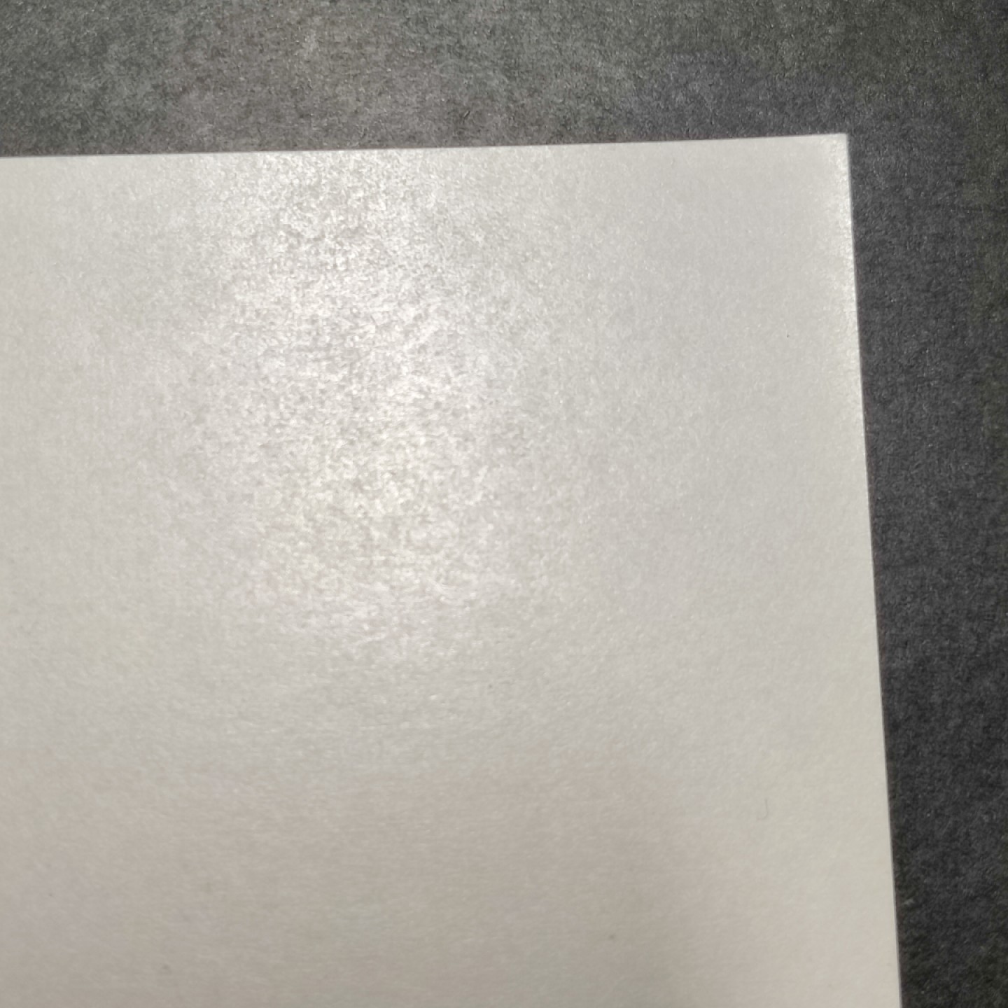 洪涛臻品批发群  精选邮票限时拍卖第一百零二期 经典名票！骏马图小全张（参考图2） 右上马屁股上有1个胶状纸质点-图2/3，,原胶雪白, 润亮全品！