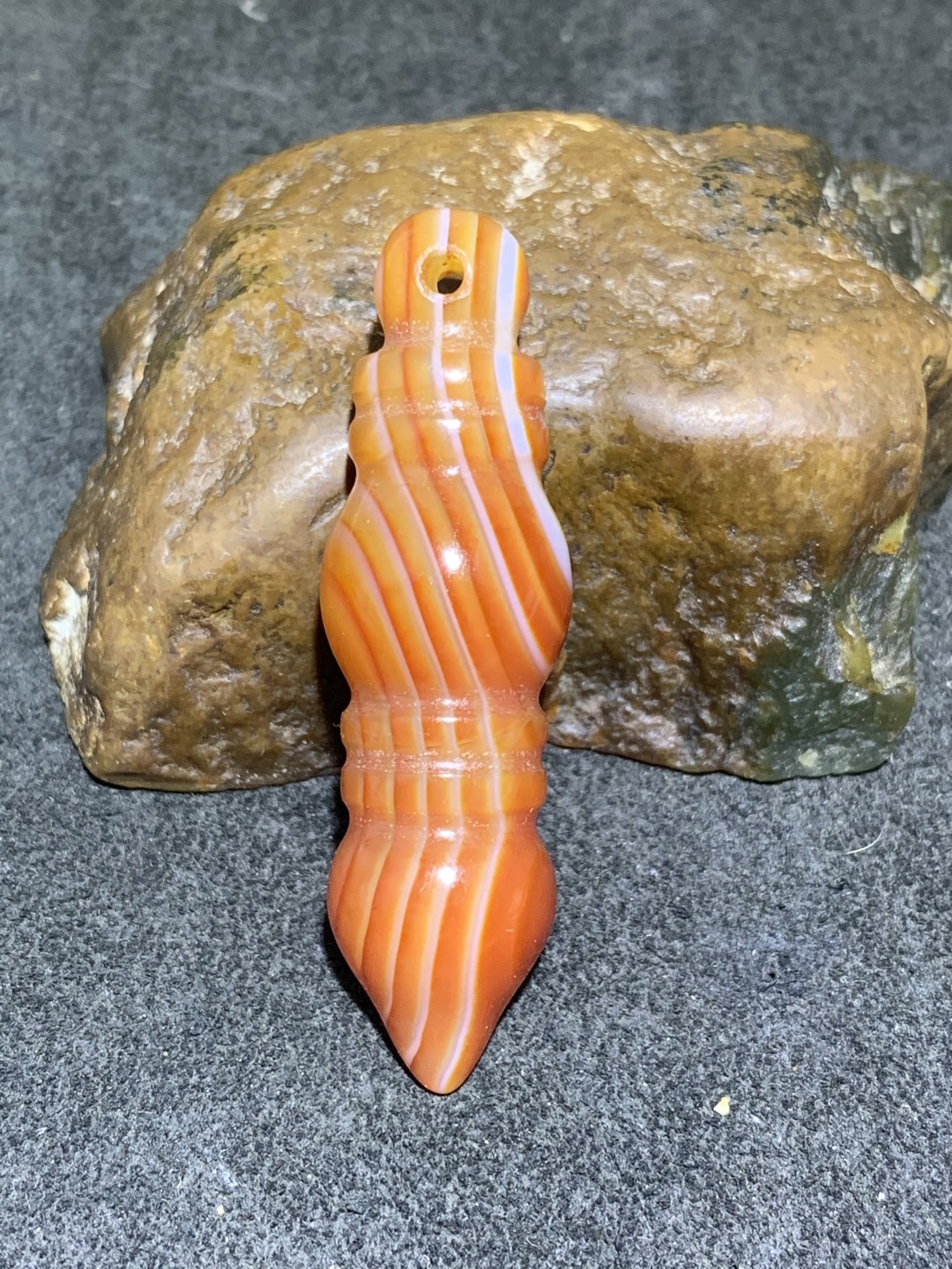 精美高玉化缠丝玛瑙金刚杵吊坠一个，