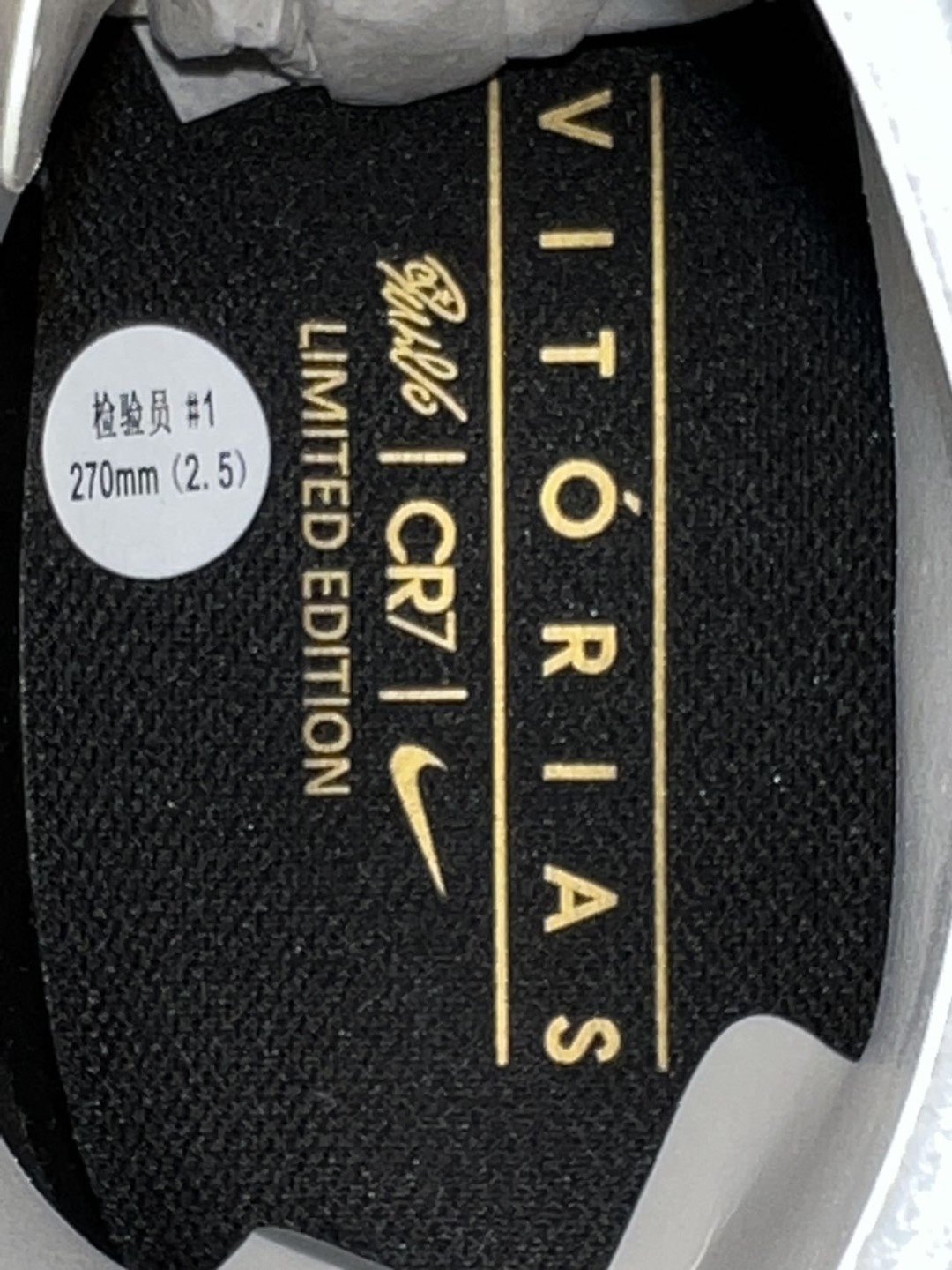 零元拍：克里斯蒂亚诺-罗纳尔多亲笔签名NIKE刺客CR7专属战靴，这双签的太流畅了，好看！真好看！！