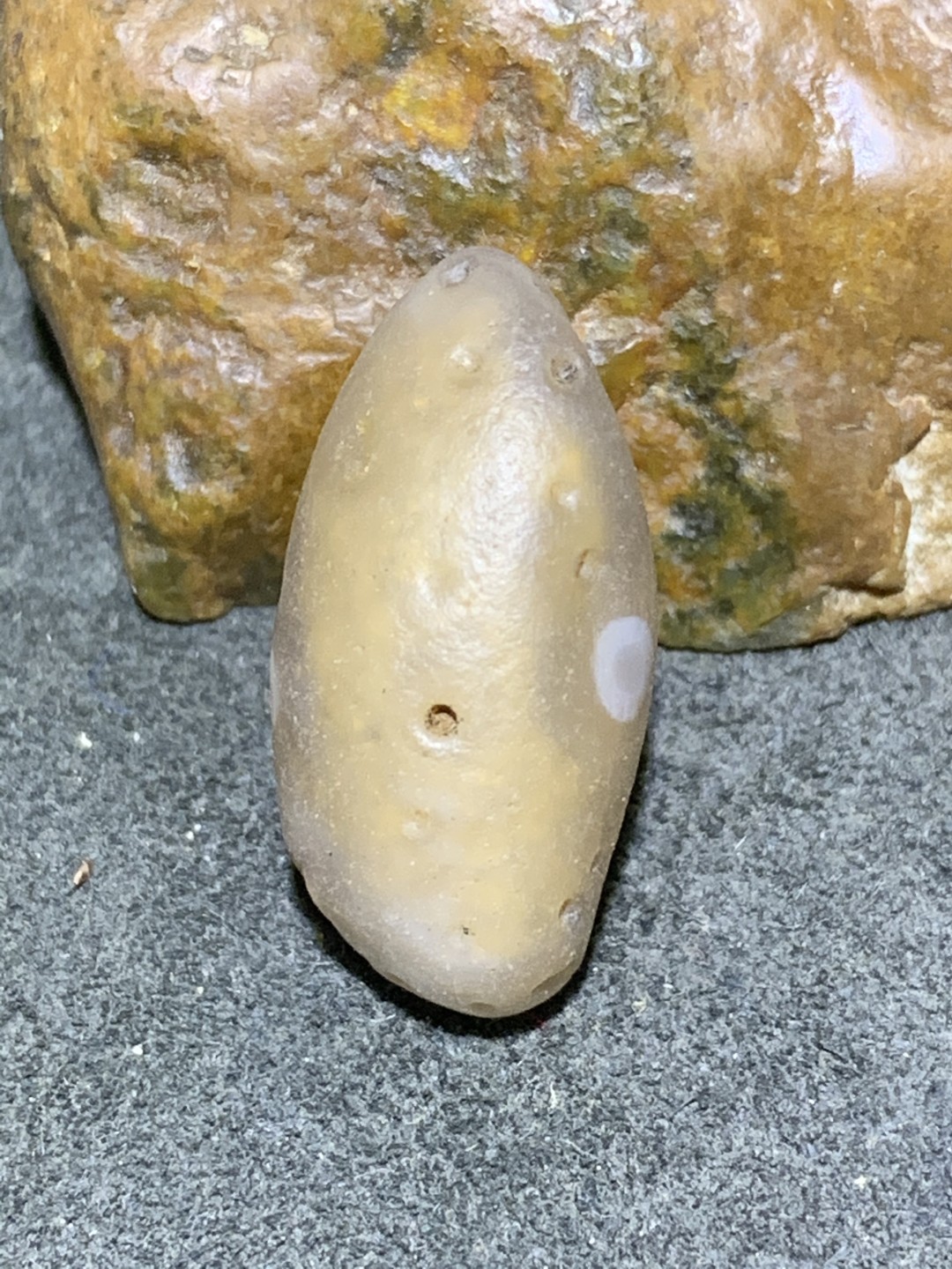 精美天然阿拉善高玉化糖心天眼玛瑙原石一颗，