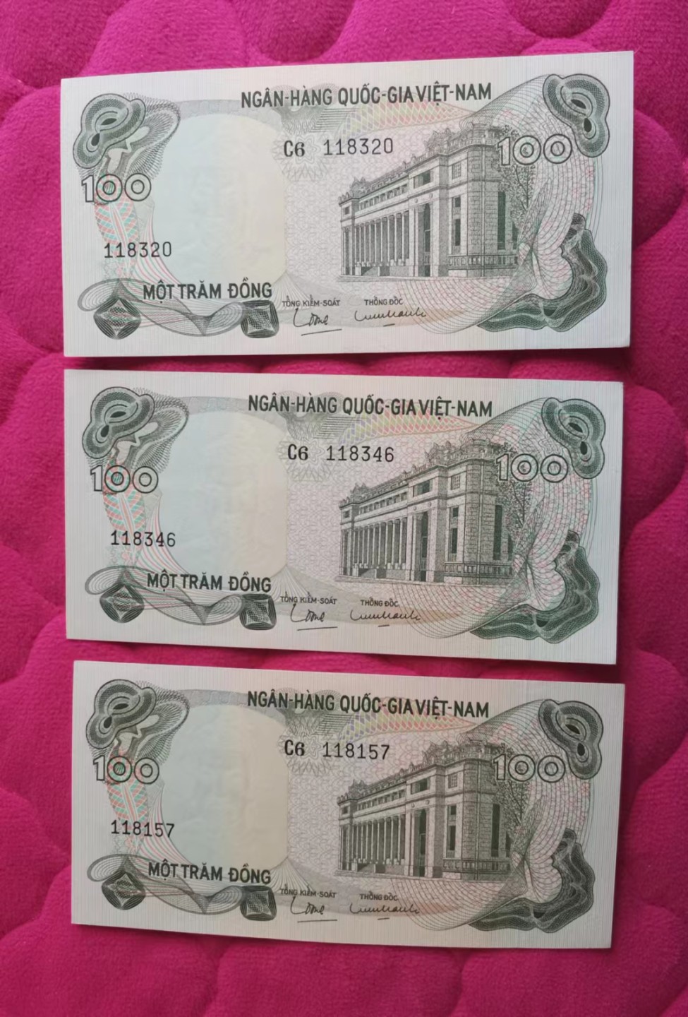 世家收藏第十八期“世界杯”号邮票钱币专场（自动截拍） 南越1970年版100盾纸钞一组3张（国家银行大楼版本）九品～九五品