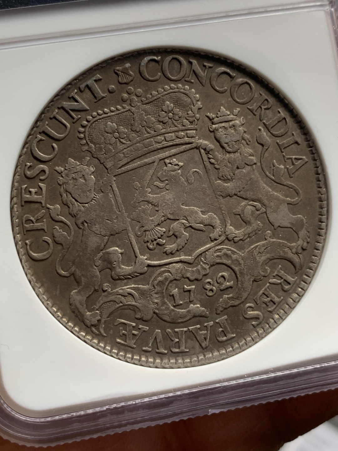 《竞宝斋》第121场-周日，周一 ，2场连拍（全场包邮） 季军分 NGC XF45 荷兰 乌特勒支省 1782年 杜卡特 大马剑 银币 32克多的重量 原味的双面深包浆 骑士头盔都非常清晰 性价比很高