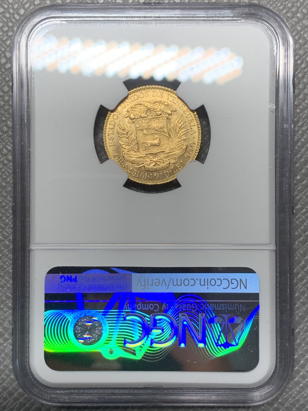 《竞宝斋》第121场-周日，周一 ，2场连拍（全场包邮） 冠军分 NGC-MS65 委内瑞拉1910年 西蒙波利瓦 20B金币 顶级品相 一枚就毕业的品相