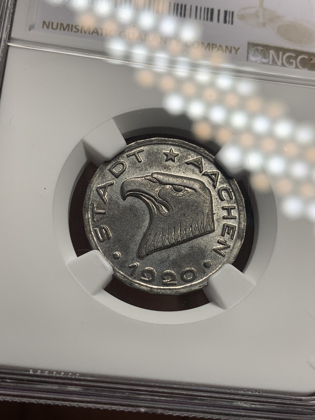 《竞宝斋》第121场-周日，周一 ，2场连拍（全场包邮） 冠军分 NGC-MS64 德紧小名誉品 德国亚琛1920年大嘴鹰50芬尼铁币