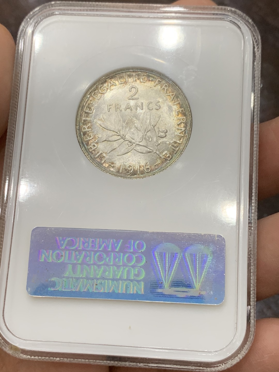 《竞宝斋》第121场-周日，周一 ，2场连拍（全场包邮） NGC MS65 法国 行走女神 1916年 2法郎银币 包浆好，早期盒装 状态好