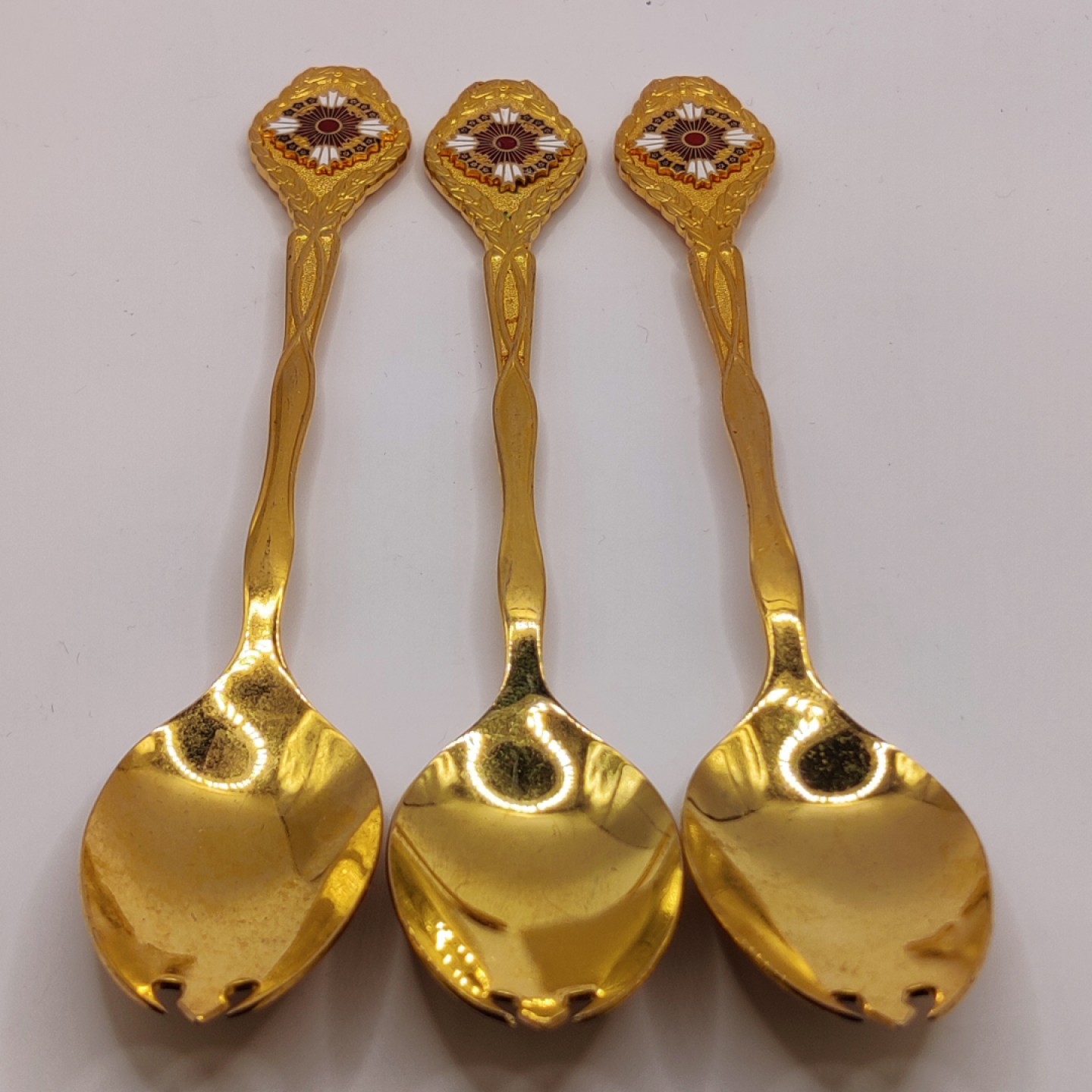 全场0元起拍 第20期 咸鱼国勋章拍卖专场 12月7日（周三）下午6：00开始 日本尚美堂制 桐花大綬叙勋纪念餐具一套