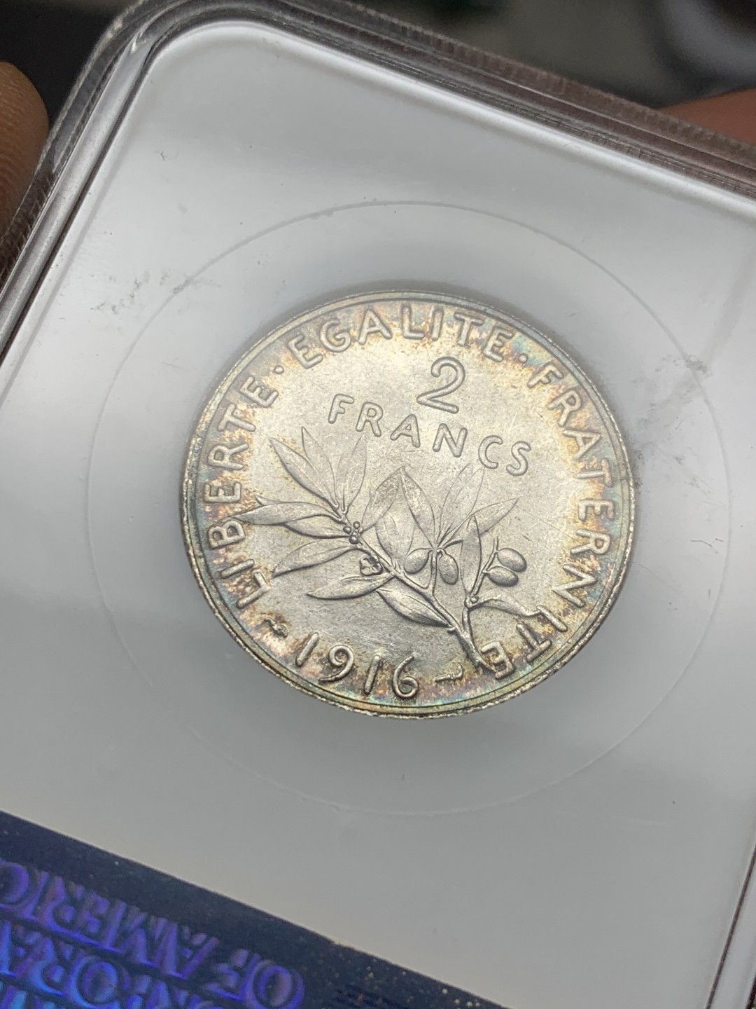 《竞宝斋》第121场-周日，周一 ，2场连拍（全场包邮） NGC MS65 法国 行走女神 1916年 2法郎银币 包浆好，早期盒装 状态好