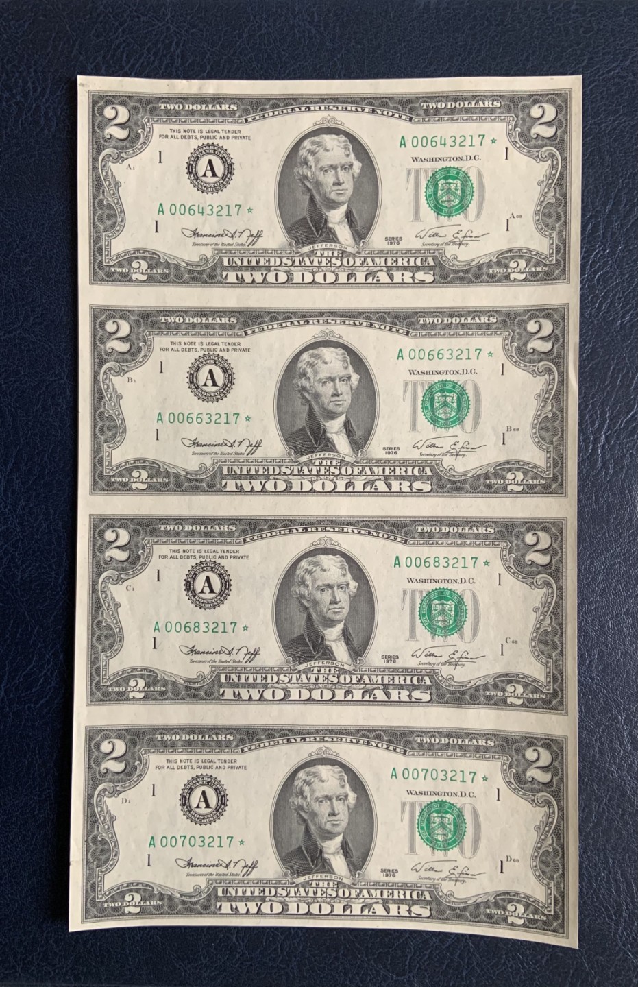收藏联盟Quantum Auction 第215期拍卖 美国1976年联邦储备券2元星补号四连体 品相UNC 边角有瑕疵的如图所示