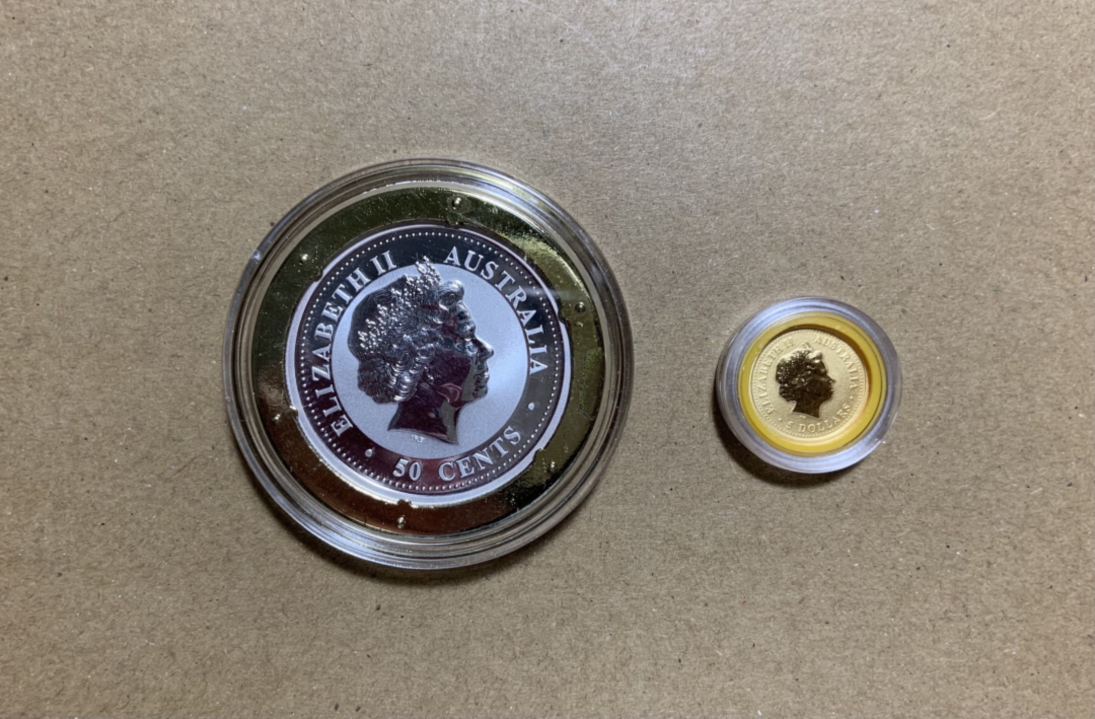 收藏联盟Quantum Auction 第215期拍卖 澳大利亚2006年狗年纪念金银币一对 品相全新 附带原装和证书 