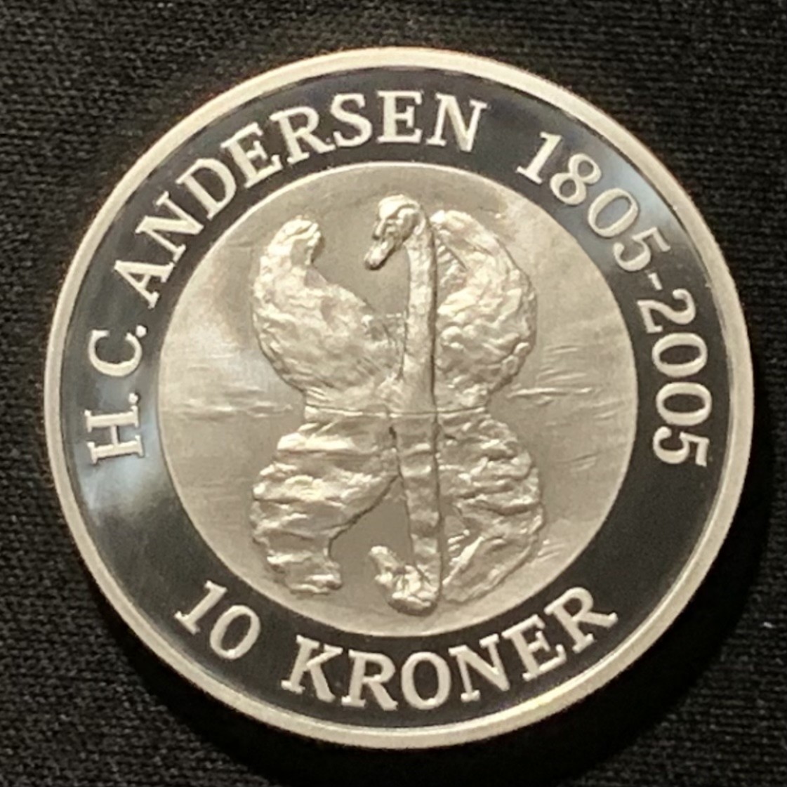 紫瑗钱币——第251期拍卖 丹麦 2005年 安徒生童话 丑小鸭 天鹤在湖中 10克朗 31.1克 0.999银 UNC