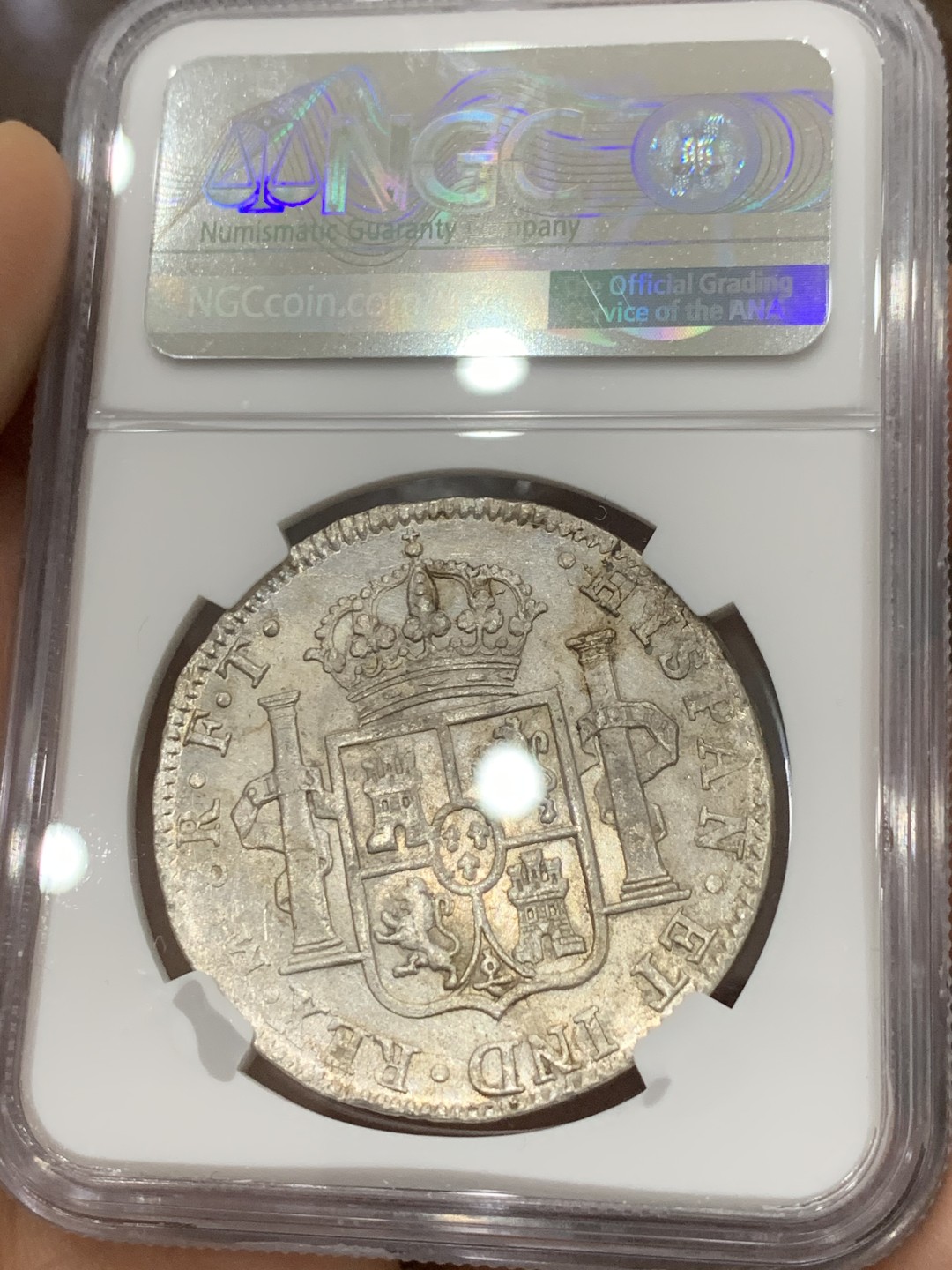 《竞宝斋》第121场-周日，周一 ，2场连拍（全场包邮） NGC UNC 墨西哥 1803年 卡四 8R 双柱大银币 正反深打 状态很好