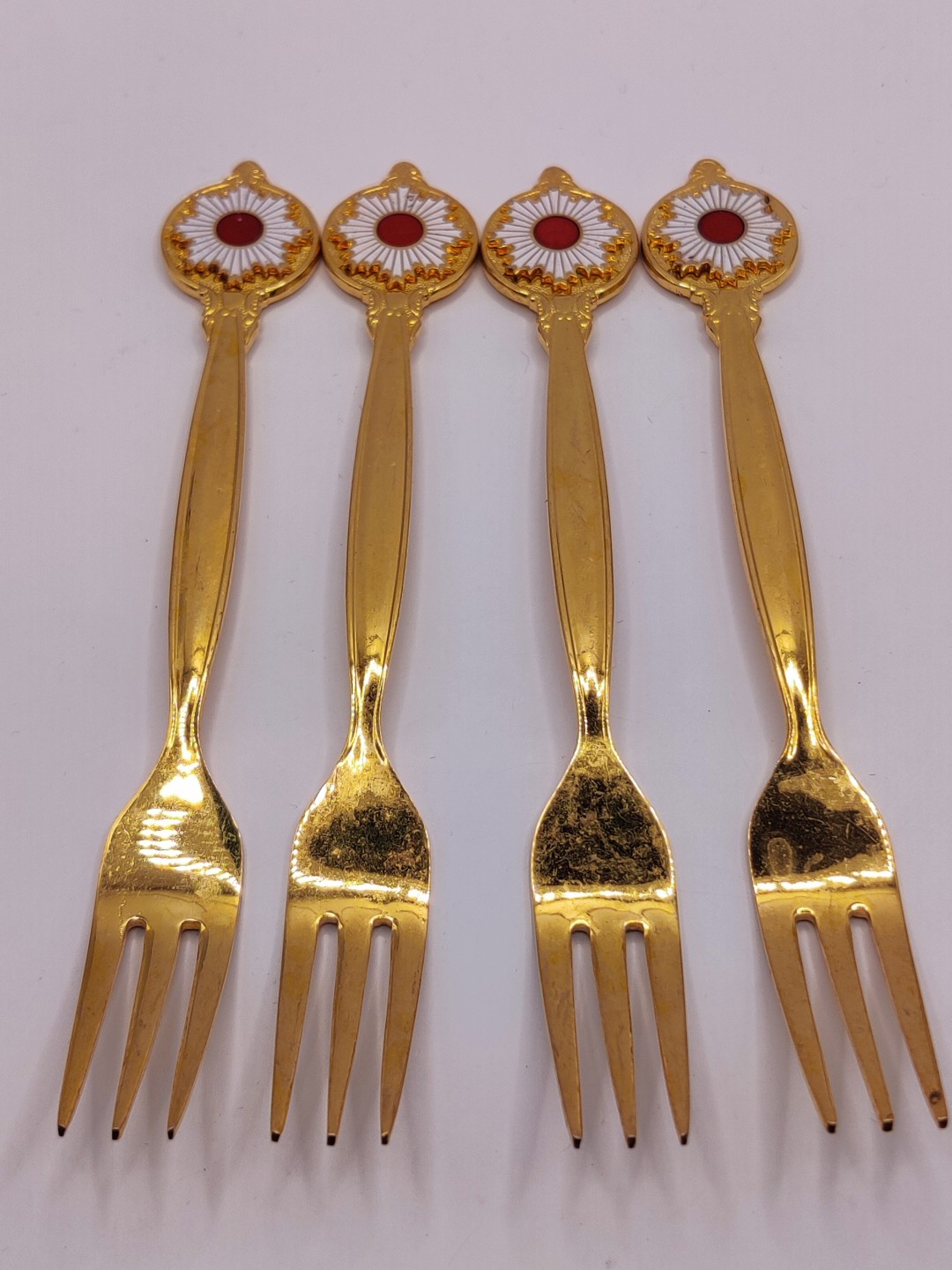 全场0元起拍 第20期 咸鱼国勋章拍卖专场 12月7日（周三）下午6：00开始 日本尚美堂制 旭日大綬叙勋纪念餐具一套