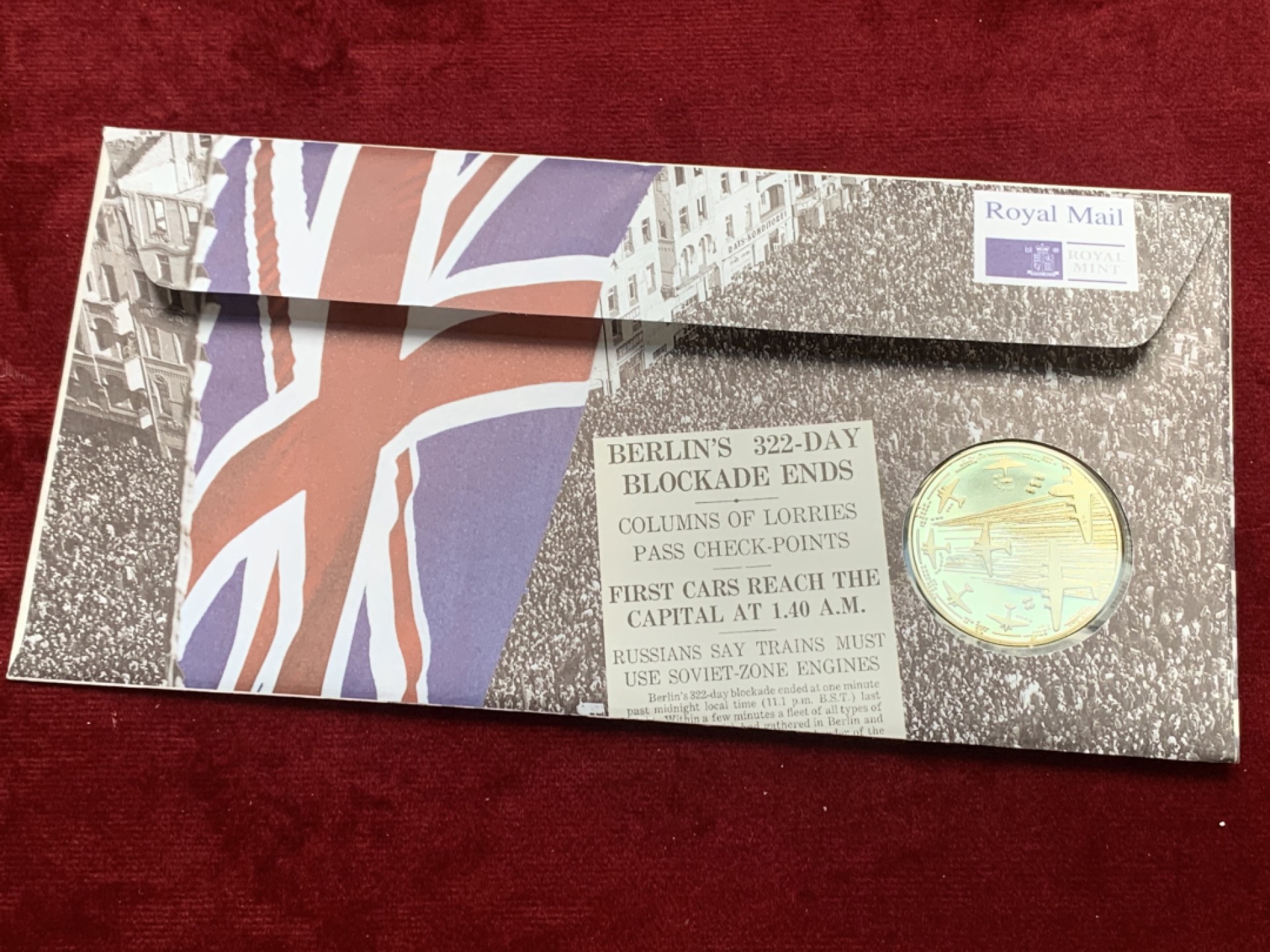 《竞宝斋》第121场-周日，周一 ，2场连拍（全场包邮） 邮币封 英国1999年 英国皇家铸币局，柏林空运1948-1949纪念章BU配女王年轻邮票，唯一编No.10480