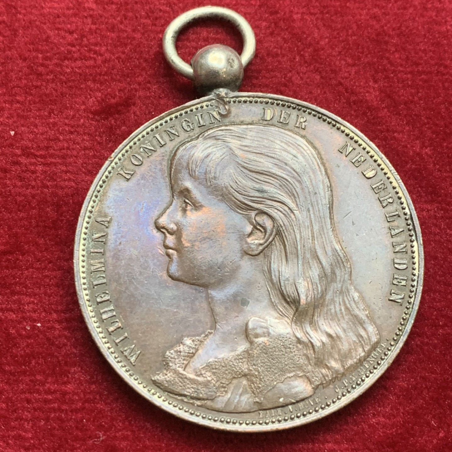 《竞宝斋》第121场-周日，周一 ，2场连拍（全场包邮） 荷兰早期 威廉明娜女王 萝莉头 铜制勋章45mm 手感厚重 国内少见