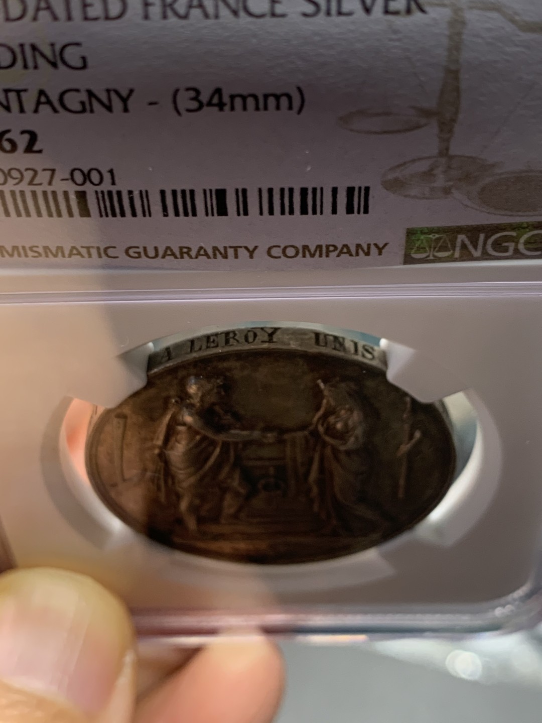 《竞宝斋》第121场-周日，周一 ，2场连拍（全场包邮） NGC MS62 法国 1898年 深五彩银质婚章 背面带花体刻字非常漂亮 边铭带婚期已经铭文 比较难得 34mm大规格