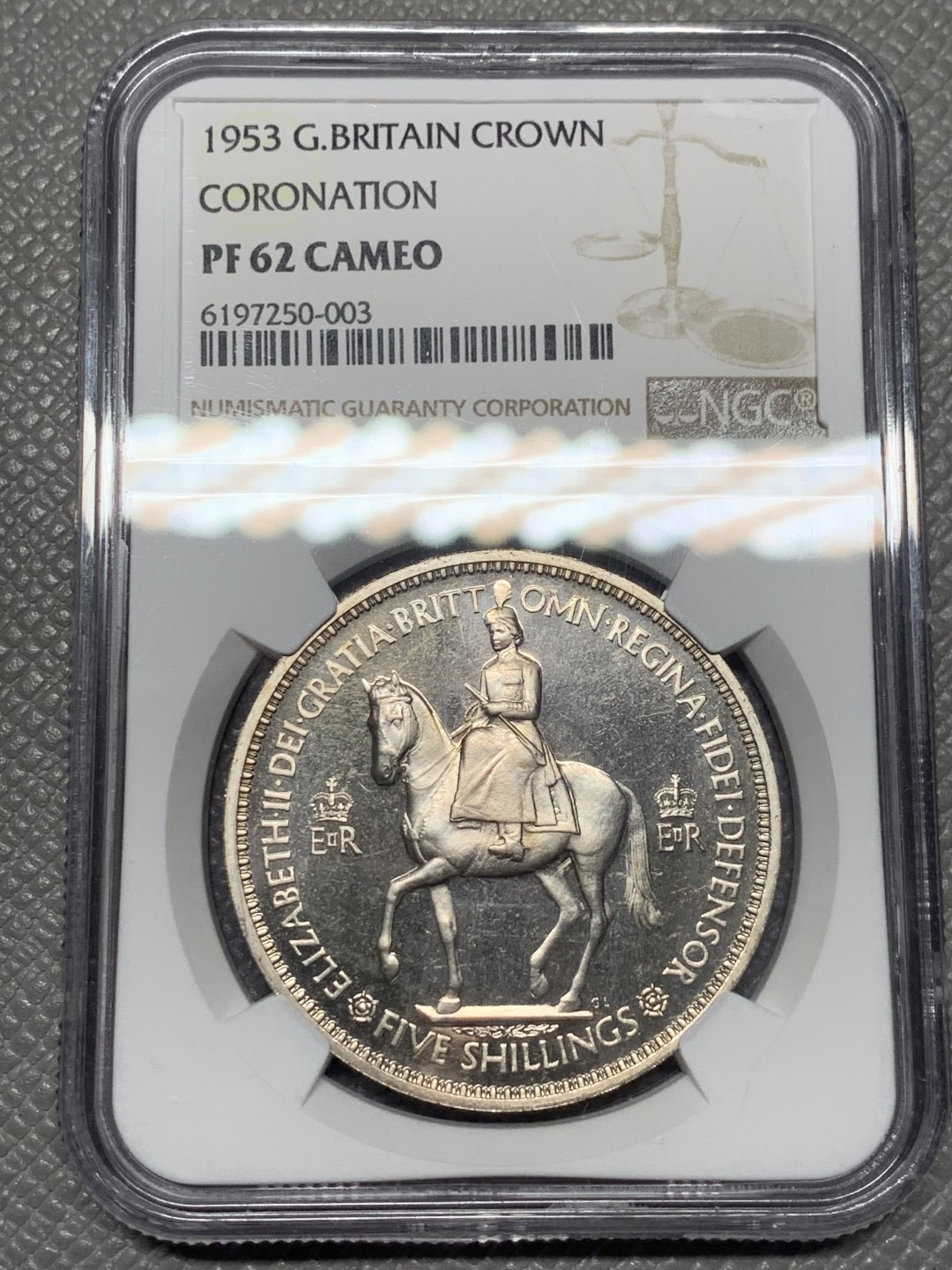 《竞宝斋》第121场-周日，周一 ，2场连拍（全场包邮） NGC-PF62带CAMEO 英国 1953年伊丽莎白二世首年加冕克朗，热门品种，