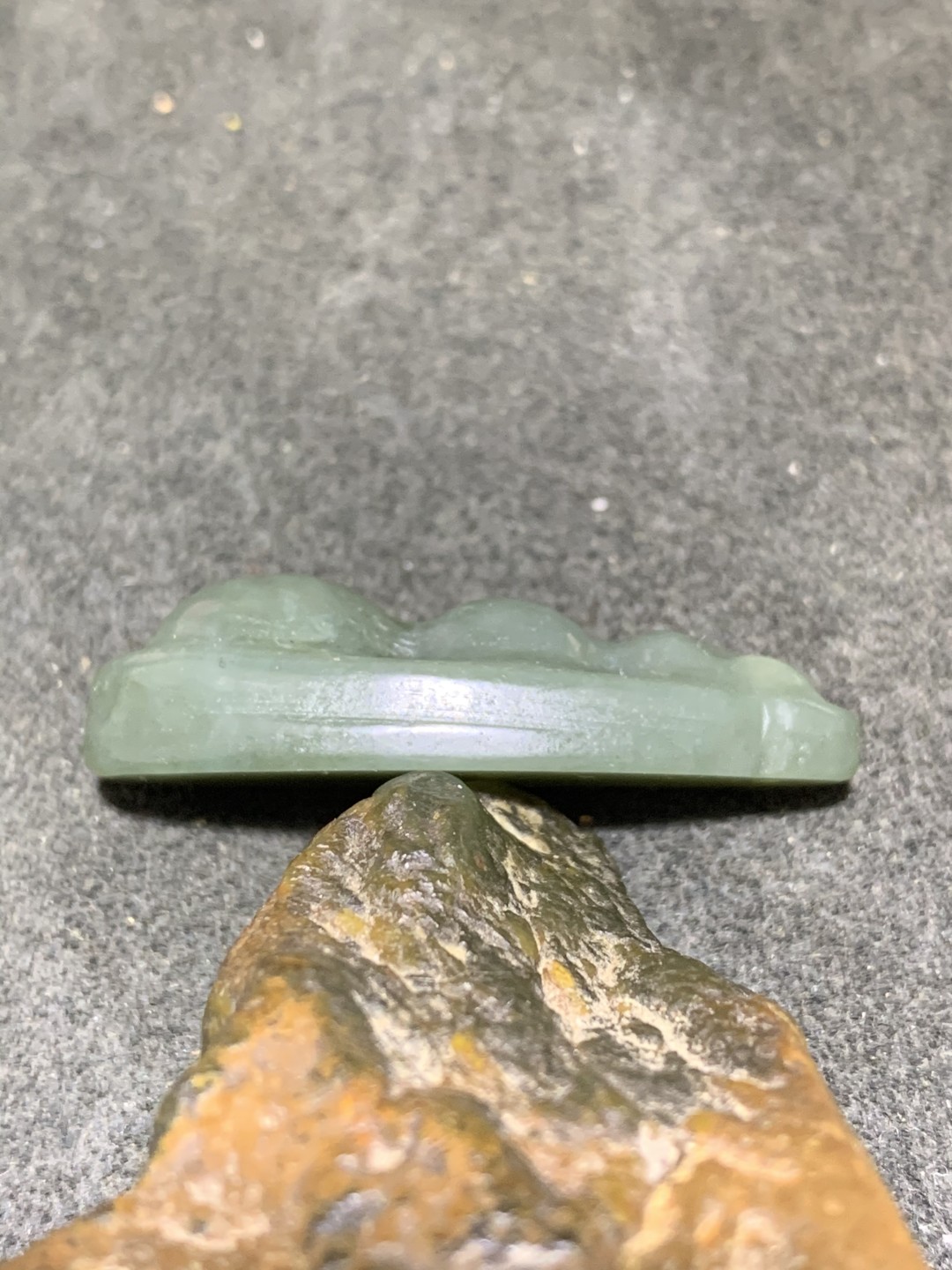 天然和田玉雕刻四季豆一个，