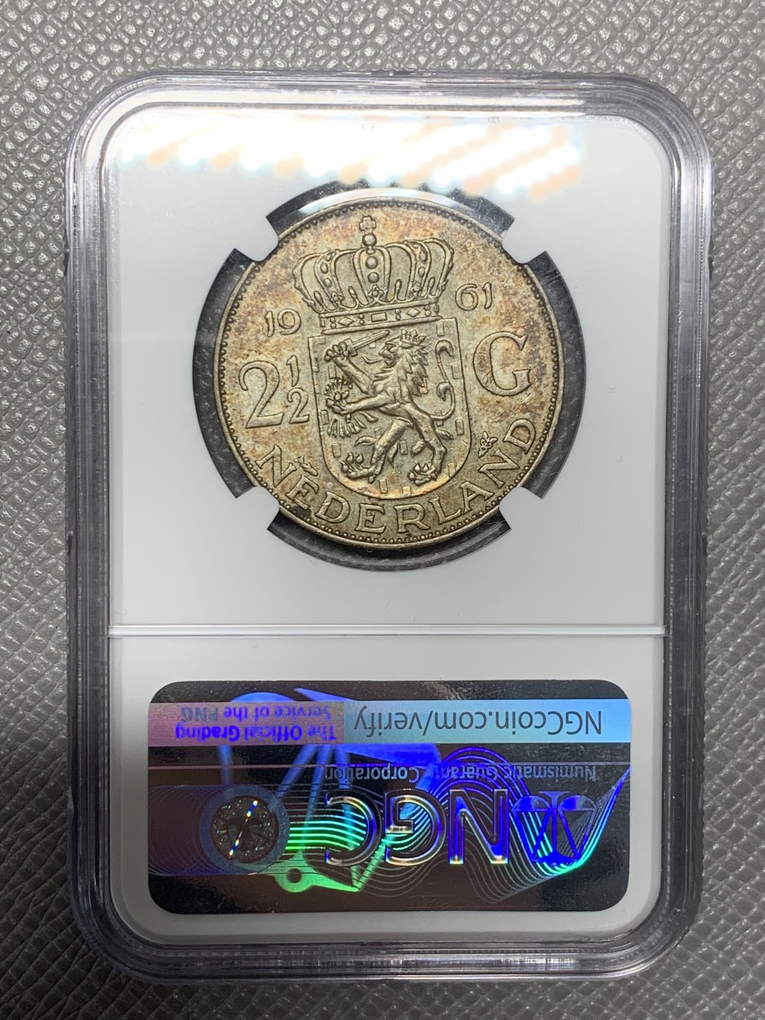 《竞宝斋》第121场-周日，周一 ，2场连拍（全场包邮） NGC-MS62 季军分 荷兰1961年朱莉安娜女王2.5盾大银币，荷兰后期流通大银，完美五彩包浆，状态难得