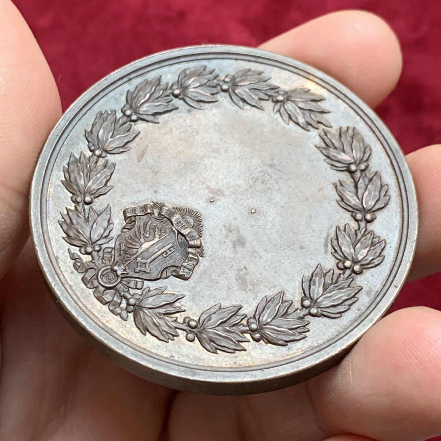 《竞宝斋》第121场-周日，周一 ，2场连拍（全场包邮） 瑞士共和国 1879年左右 日内瓦音乐节 铜质奖章 巧克力包浆 细节好 53.4mm 77.7克大规格 目录编号SM 1603