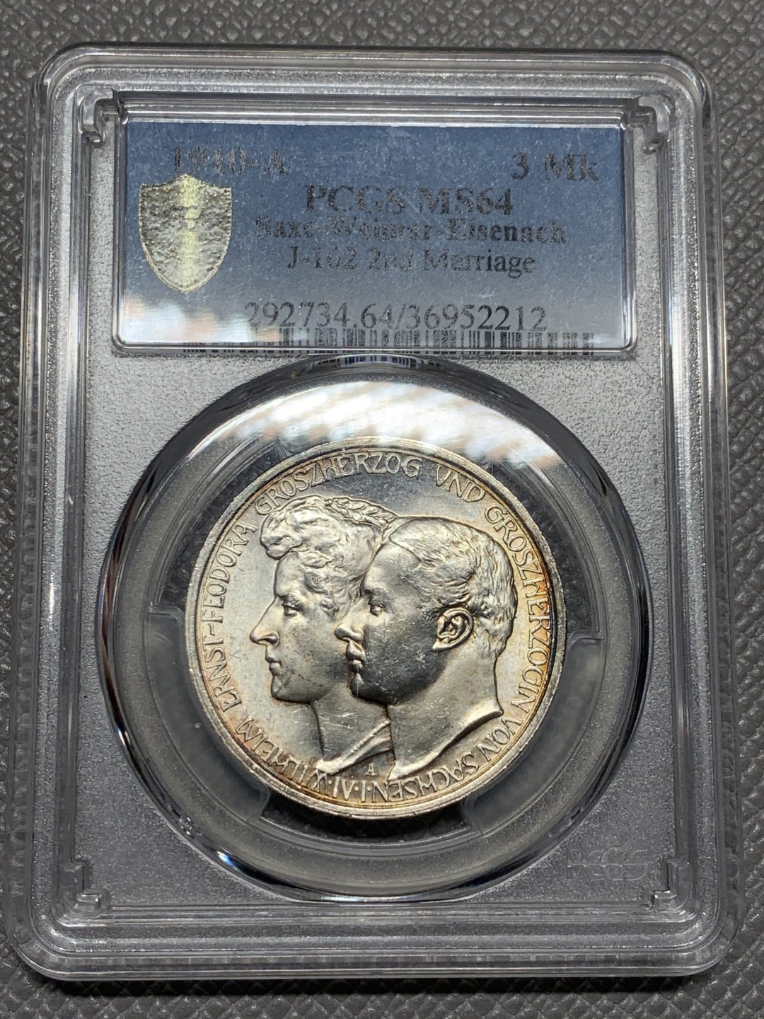 《竞宝斋》第121场-周日，周一 ，2场连拍（全场包邮） PCGS-MS64 德国 1910年 萨克森魏玛艾森纳二婚三马克 略带五彩 收藏品相