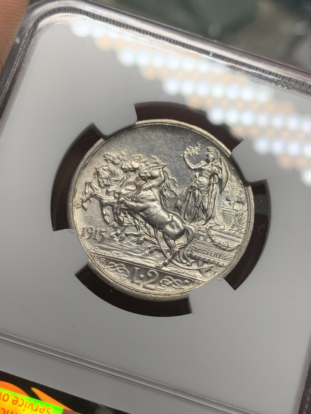 《竞宝斋》第121场-周日，周一 ，2场连拍（全场包邮） NGC-AU58 意大利 1915年 马车2里拉 银币 光度细节都非常好