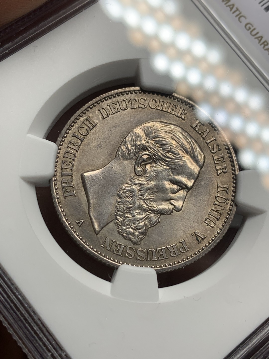 《竞宝斋》第121场-周日，周一 ，2场连拍（全场包邮） NGC-MS62 德国普鲁士 1888年 三皇之年2马克银币 经典纸袋包浆 非常漂亮