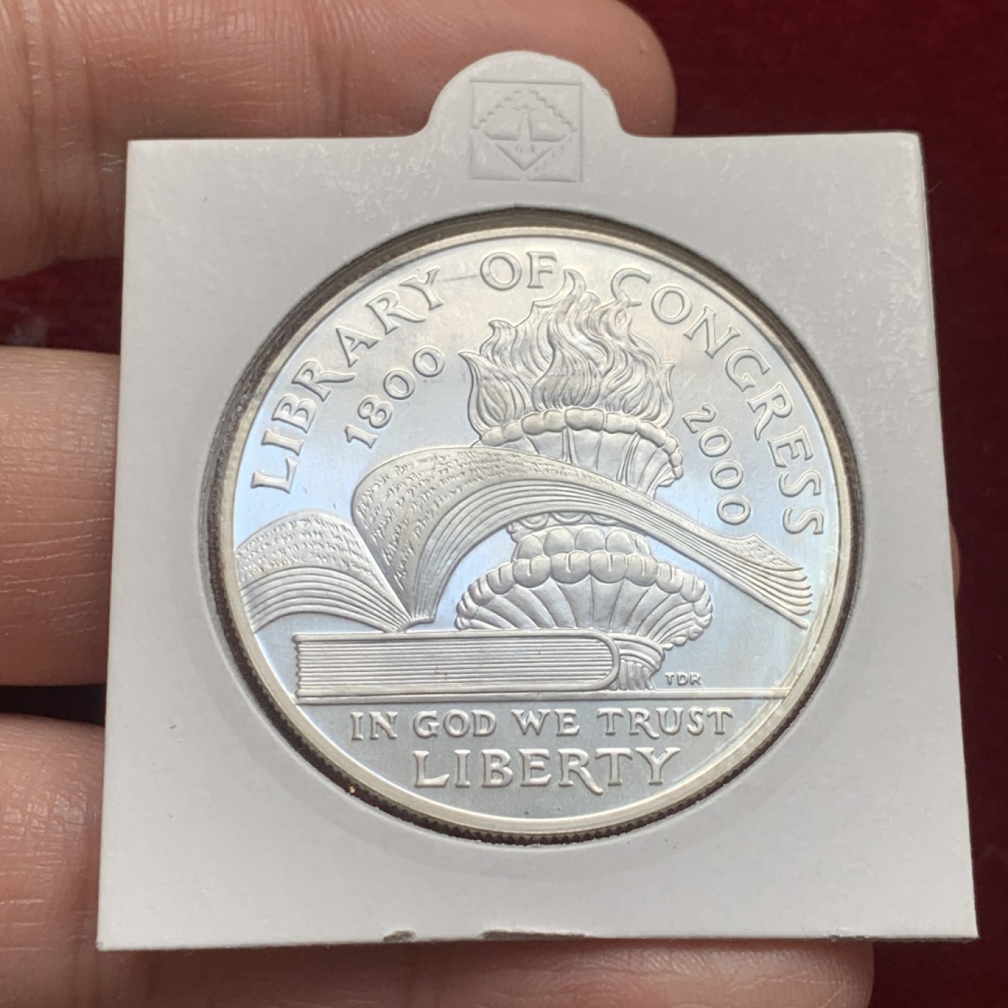 《竞宝斋》第121场-周日，周一 ，2场连拍（全场包邮） 美国 2000年 美国国会图书馆200周年纪念 1美元银币 大银币 38.1mm 26.73克