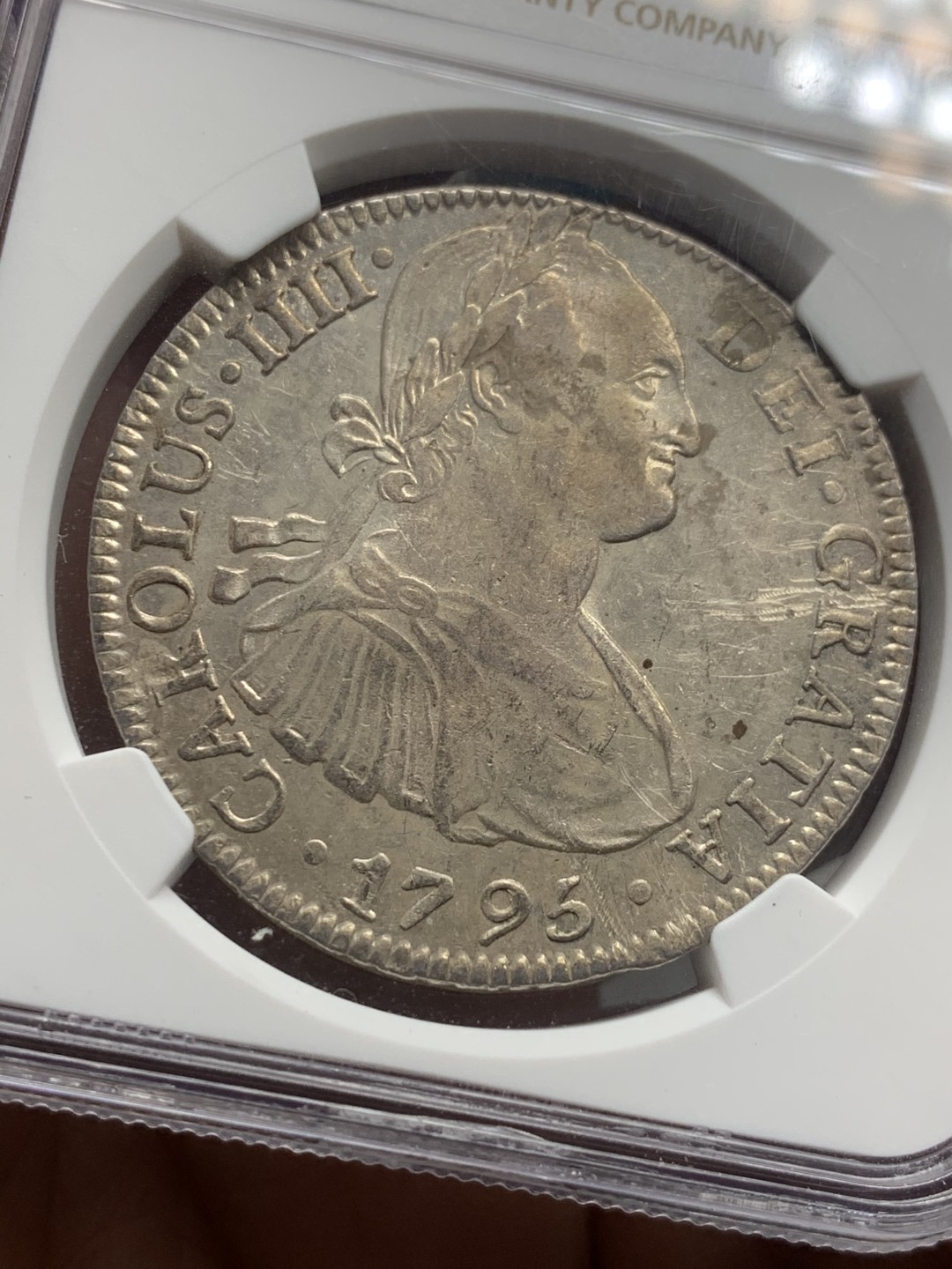 《竞宝斋》第121场-周日，周一 ，2场连拍（全场包邮） NGC AU 墨西哥 1795年 卡四 8R双柱银币 细节好