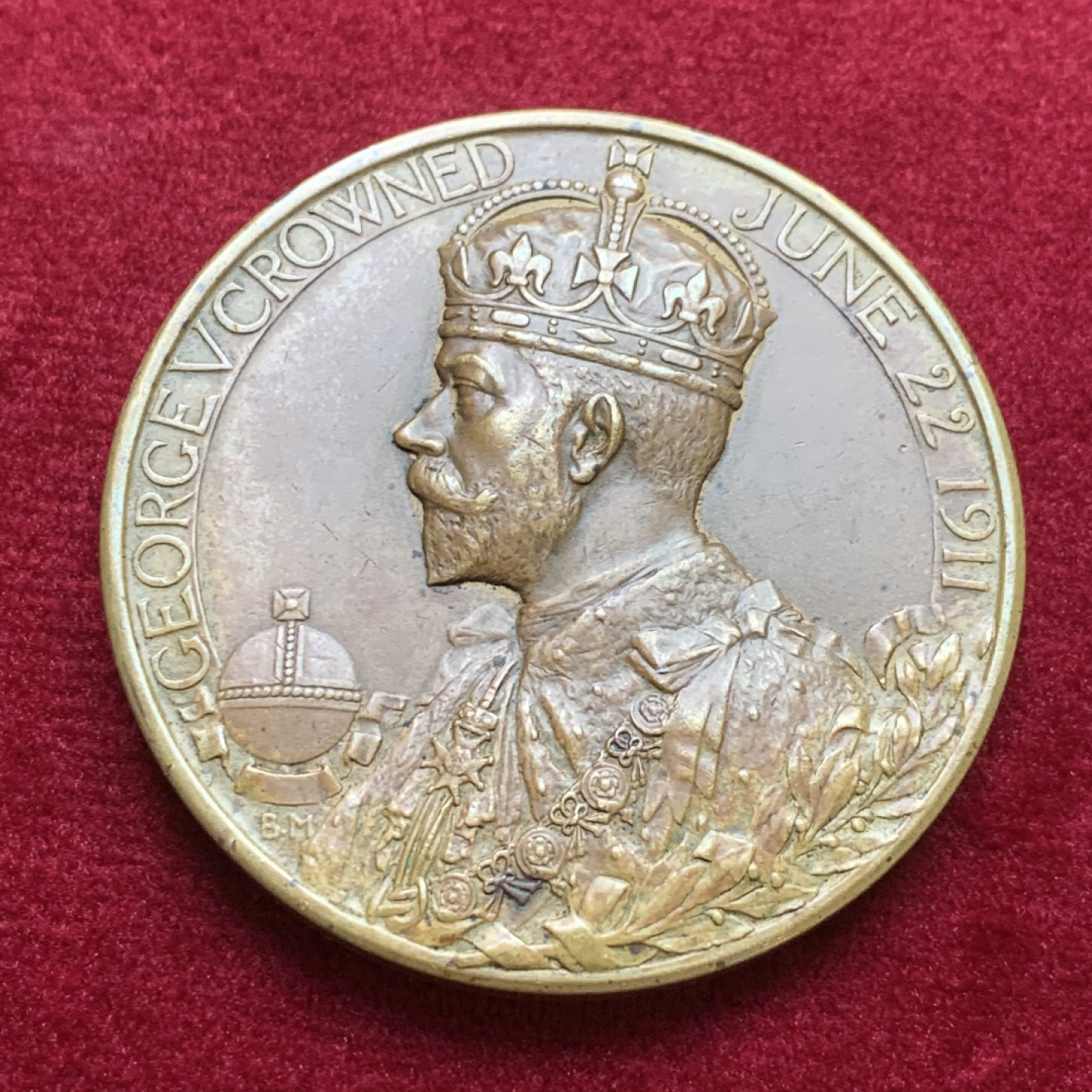 《竞宝斋》第121场-周日，周一 ，2场连拍（全场包邮） 1911年英国乔治五世登基纪念铜章，直径51mm，重量78g，同一系列中发行量最少的，高浮雕