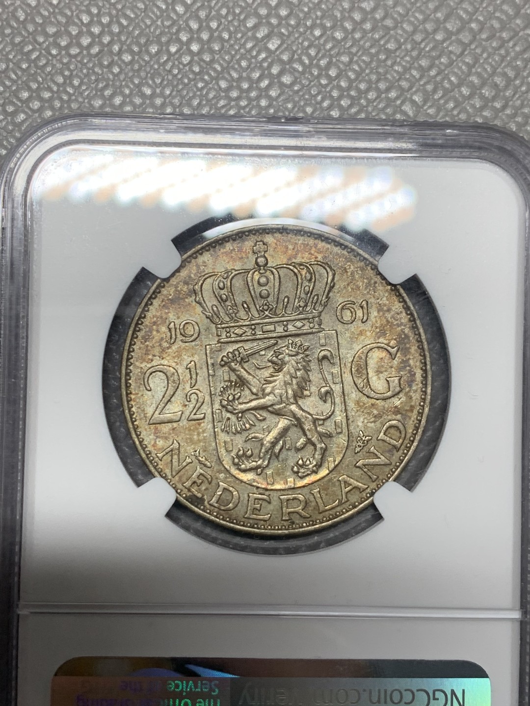 《竞宝斋》第121场-周日，周一 ，2场连拍（全场包邮） NGC-MS62 季军分 荷兰1961年朱莉安娜女王2.5盾大银币，荷兰后期流通大银，完美五彩包浆，状态难得