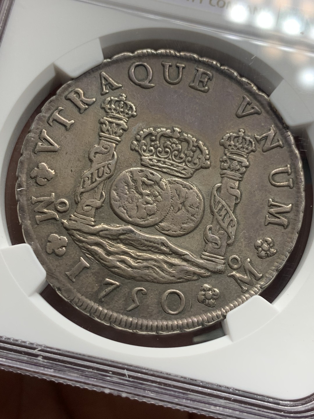 《竞宝斋》第121场-周日，周一 ，2场连拍（全场包邮） NGC AU 墨西哥 1750年MO MF 中期 地球双柱大银币 打制深邃浑厚 难得状态