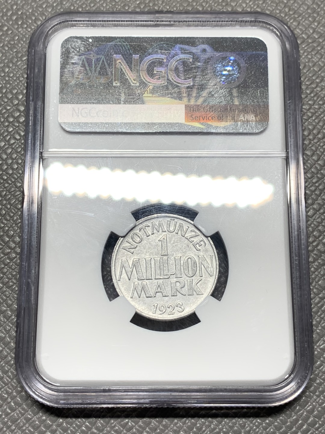 《竞宝斋》第121场-周日，周一 ，2场连拍（全场包邮） NGC MS62 1923年德国德紧门登1百万马克铝币 德紧名品