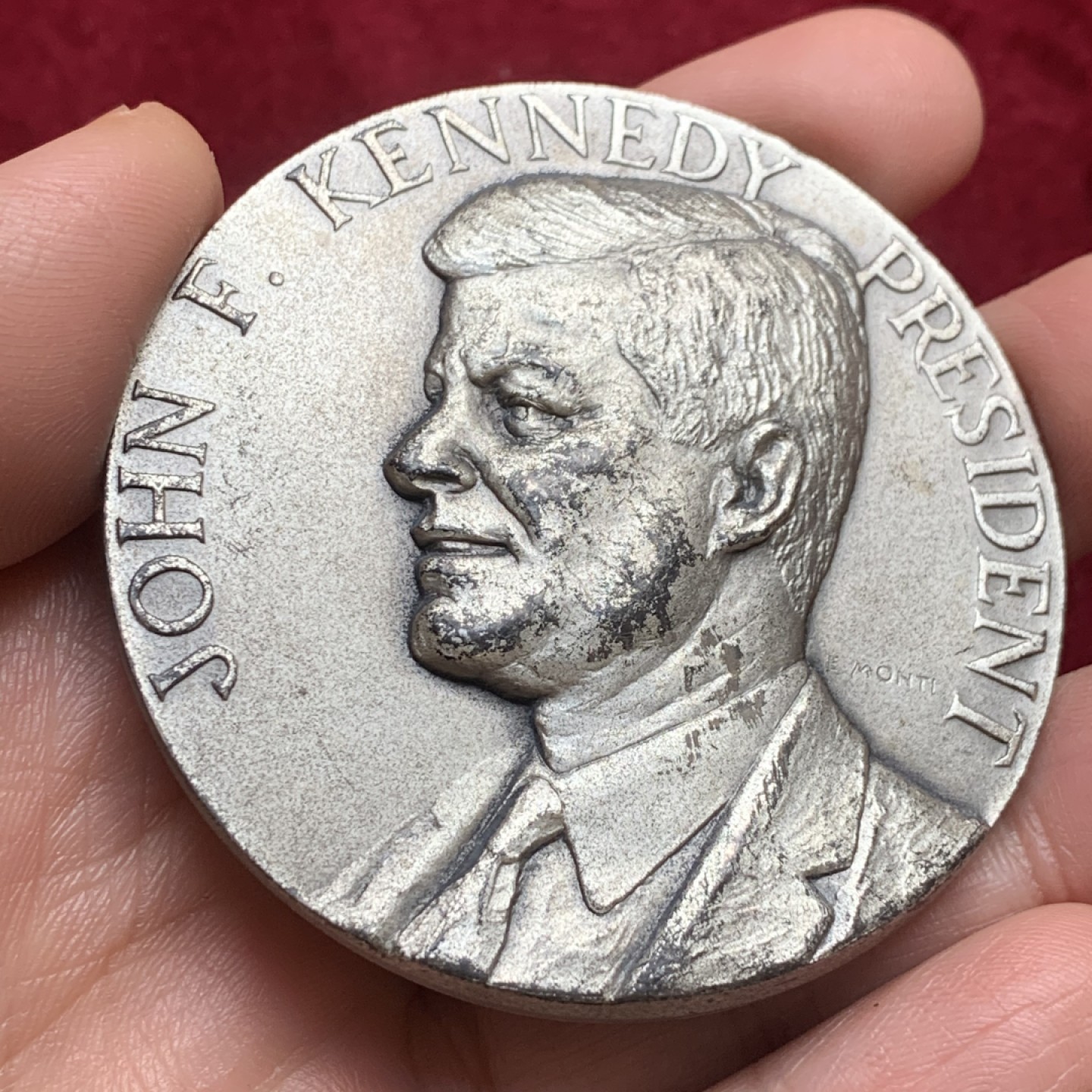 《竞宝斋》第121场-周日，周一 ，2场连拍（全场包邮） 意大利高浮雕 美国约翰肯尼迪总统 近代大银章 带800银标 122.6克