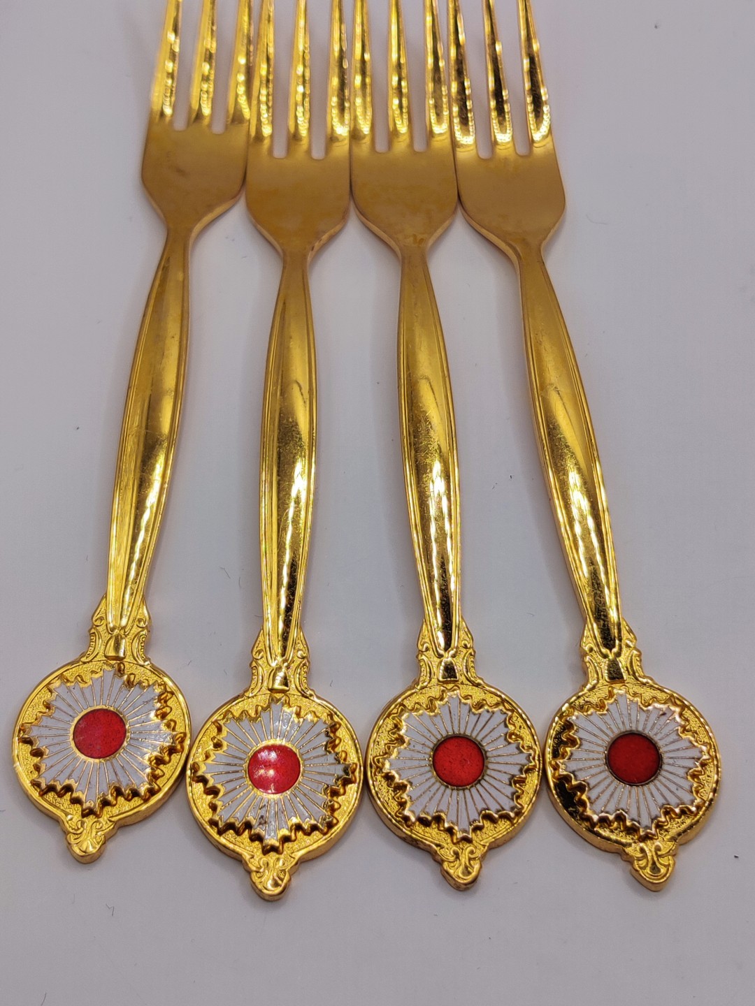 全场0元起拍 第20期 咸鱼国勋章拍卖专场 12月7日（周三）下午6：00开始 日本尚美堂制 旭日大綬叙勋纪念餐具一套