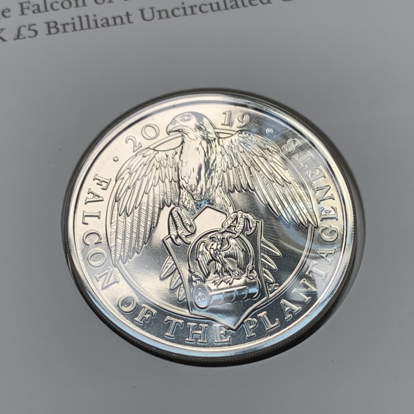 《竞宝斋》第121场-周日，周一 ，2场连拍（全场包邮） 卡册 英国2019年 英国5镑克朗型纪念币BU，威斯敏斯特十野兽之一（金雀花王朝的猎鹰）铜镍合金，重28.28g