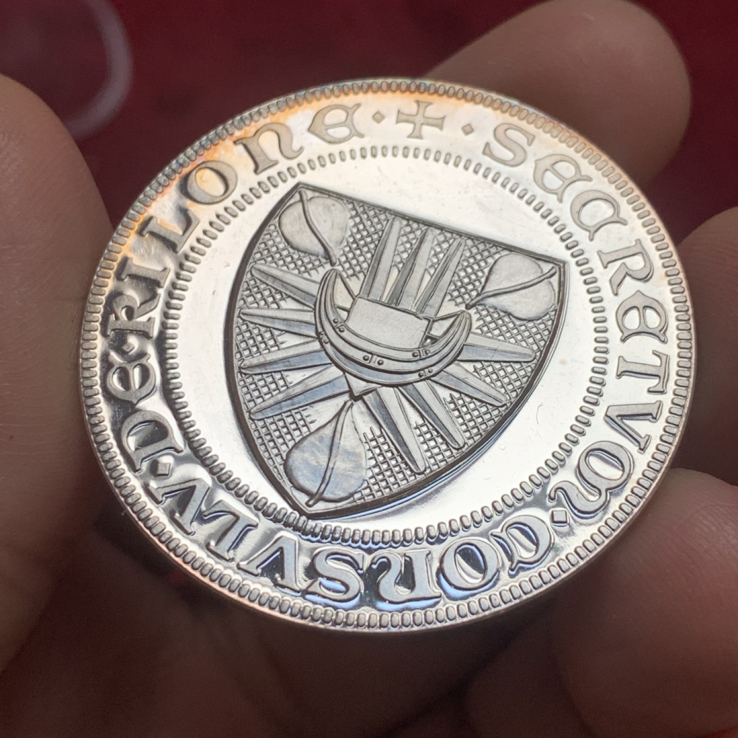 《竞宝斋》第121场-周日，周一 ，2场连拍（全场包邮） 1986年德国 石勒苏益格-荷尔斯泰因州博物馆银章 银制 40mm 25克 镜面底板 铸造精美