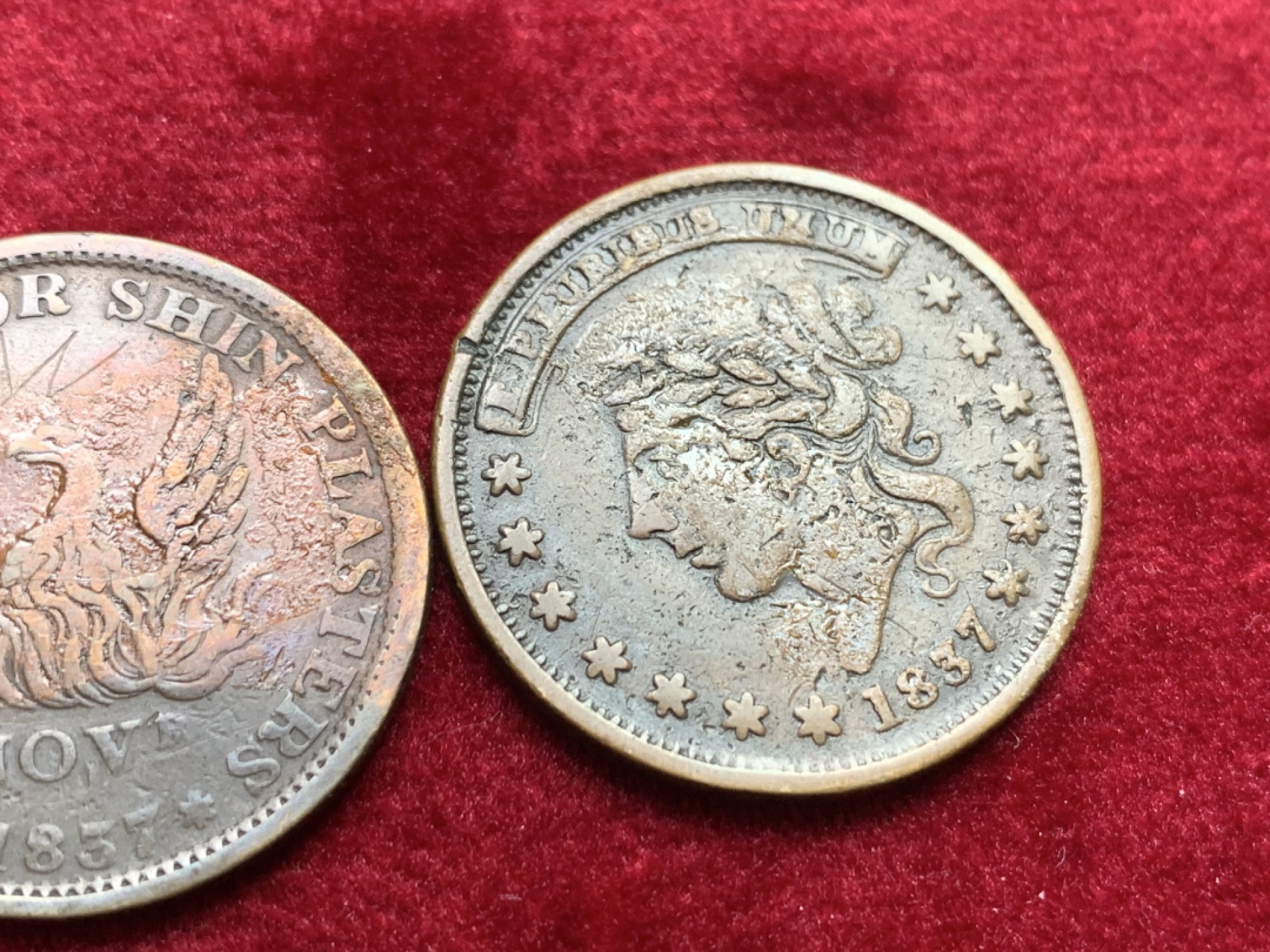 《竞宝斋》第121场-周日，周一 ，2场连拍（全场包邮） 美国代币一对 1837年 艰难时代 代用币 TOKEN非常 厚重，1837作为美国第一次大萧条的首年 细节见图 轻微不平