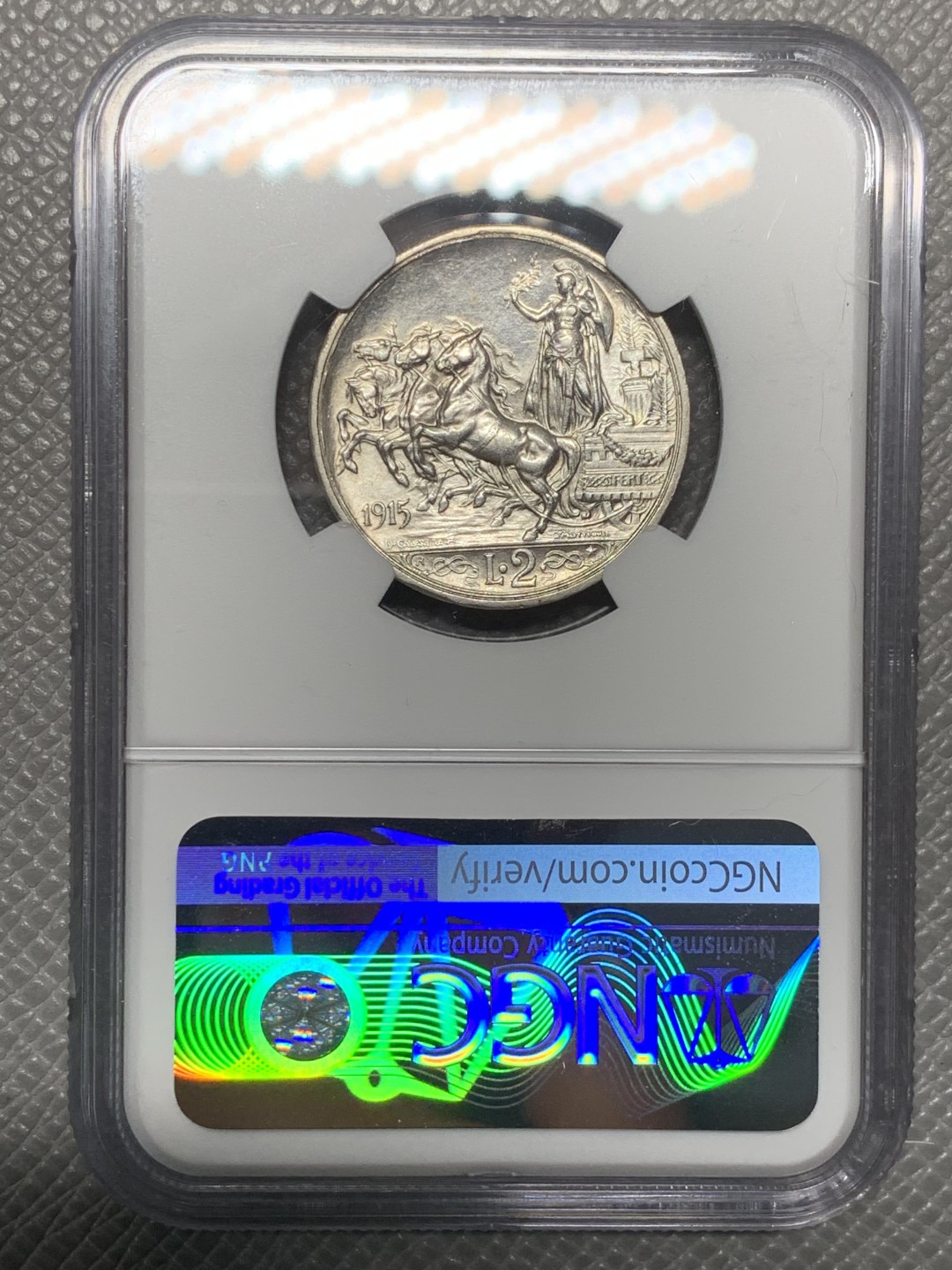 《竞宝斋》第121场-周日，周一 ，2场连拍（全场包邮） NGC-AU58 意大利 1915年 马车2里拉 银币 光度细节都非常好