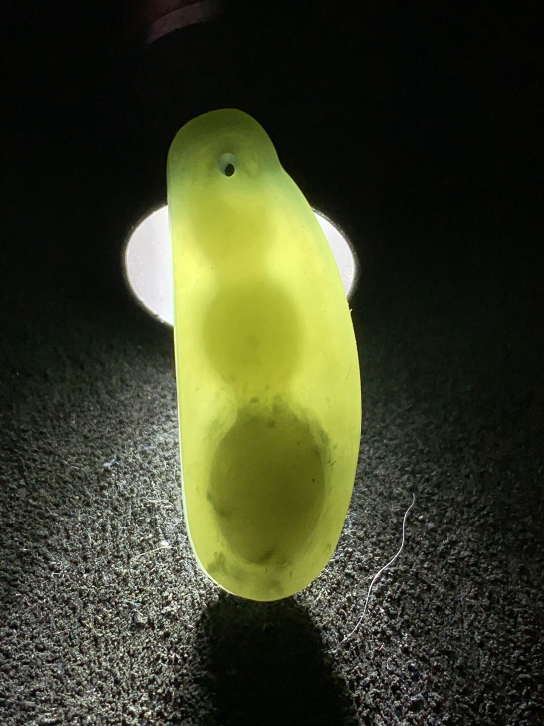 天然和田玉雕刻四季豆一个，