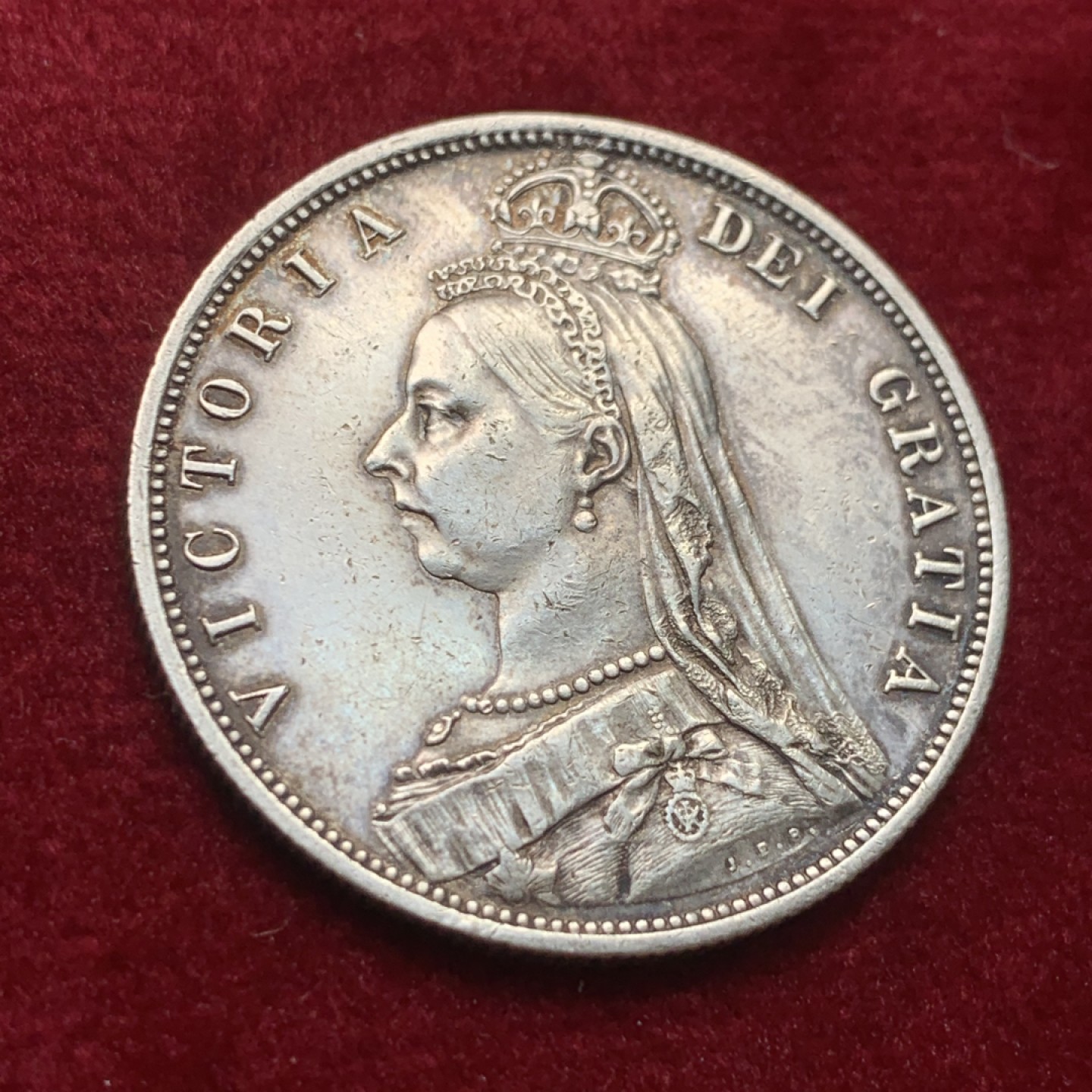 《竞宝斋》第121场-周日，周一 ，2场连拍（全场包邮） 英国 1887年 维多利亚女王 高冠 半克朗 银币 原味状态 细节都不错