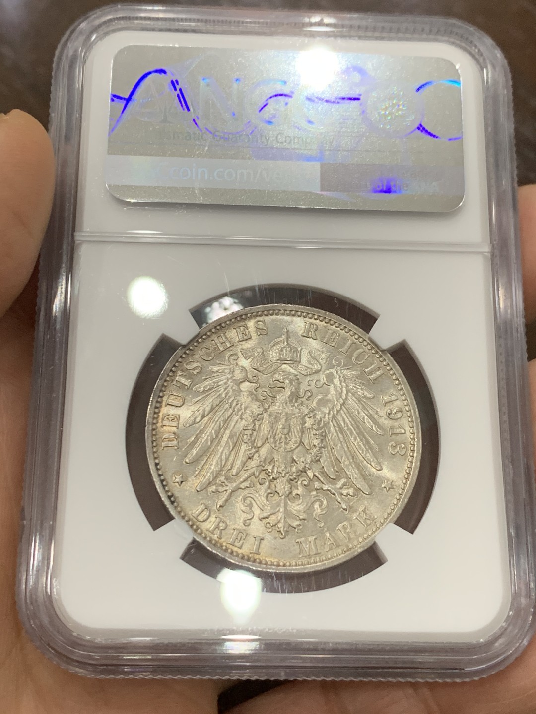 《竞宝斋》第121场-周日，周一 ，2场连拍（全场包邮） NGC-MS63 德国 1913年 萨克森莱比锡会战纪念马克 整体丝绸转光