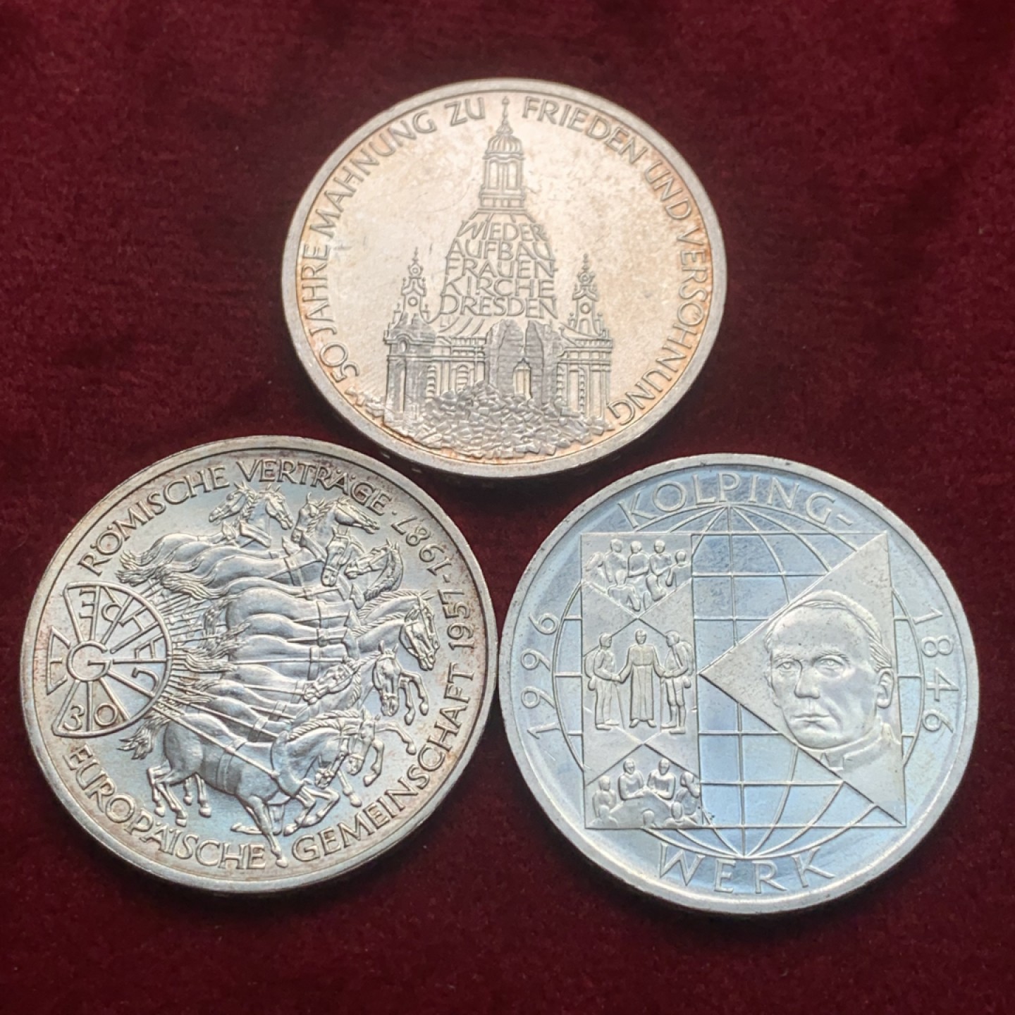 《竞宝斋》第121场-周日，周一 ，2场连拍（全场包邮） 德国10马克好品银币一组3枚（罗马条约、和平与和解、科尔平工厂） 单枚重量15.5克